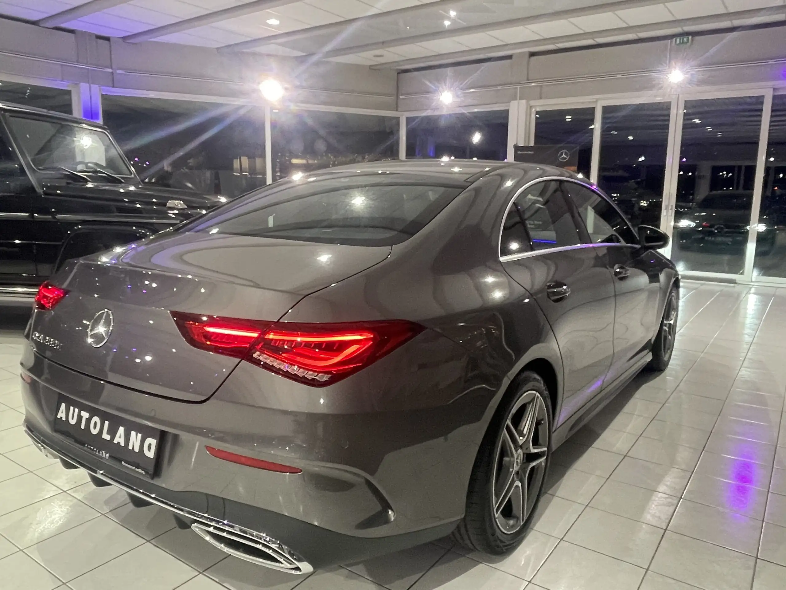 Mercedes-Benz - CLA 200