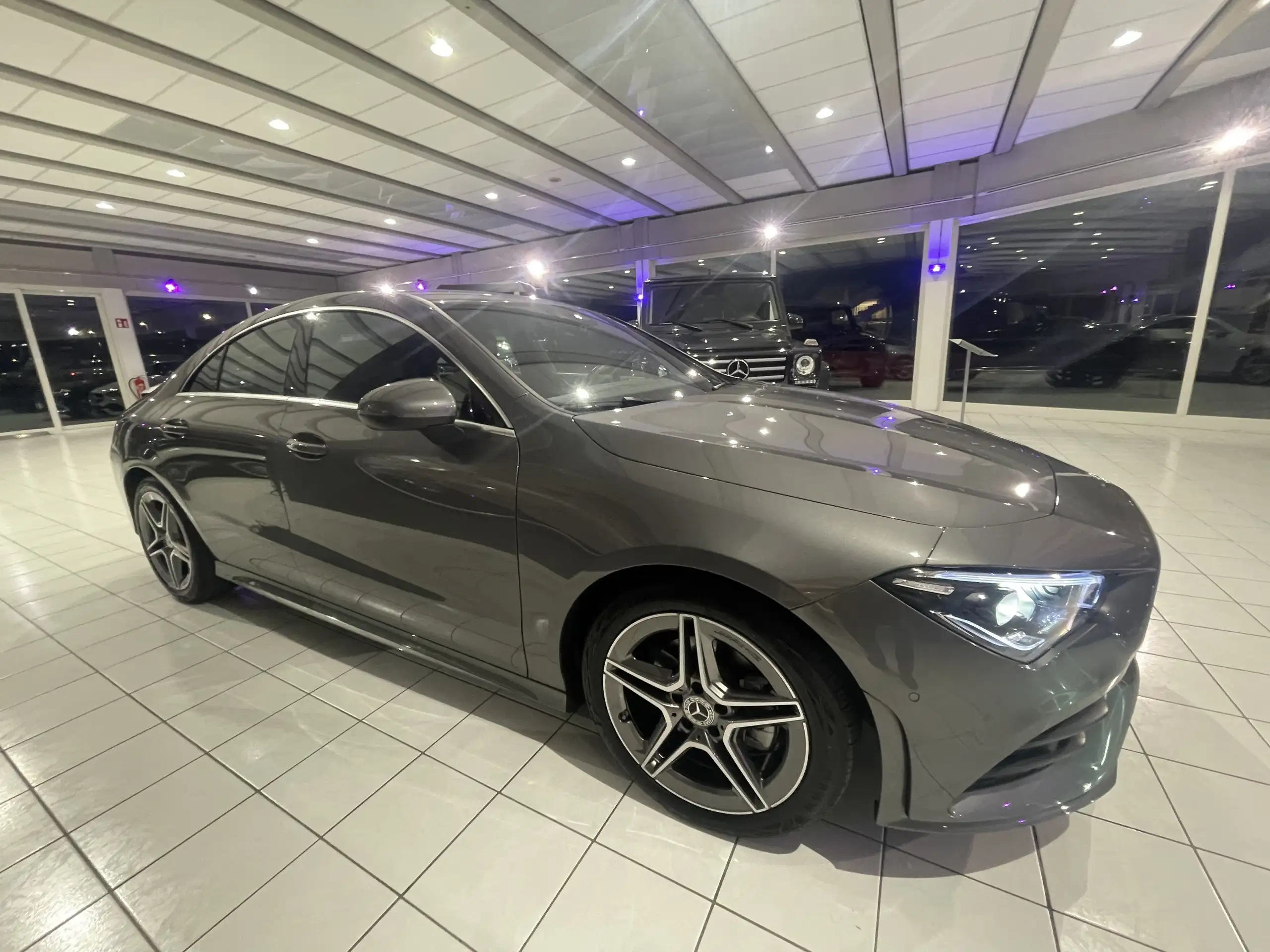 Mercedes-Benz - CLA 200