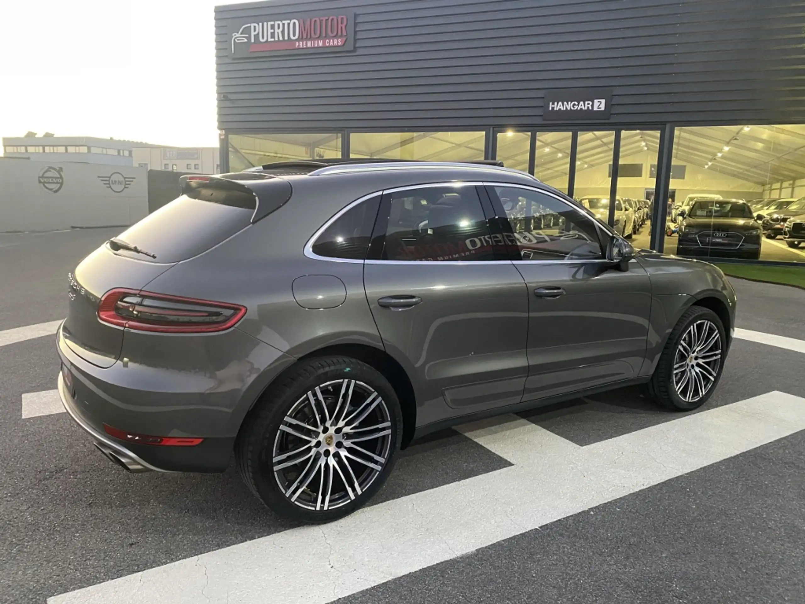 Porsche - Macan