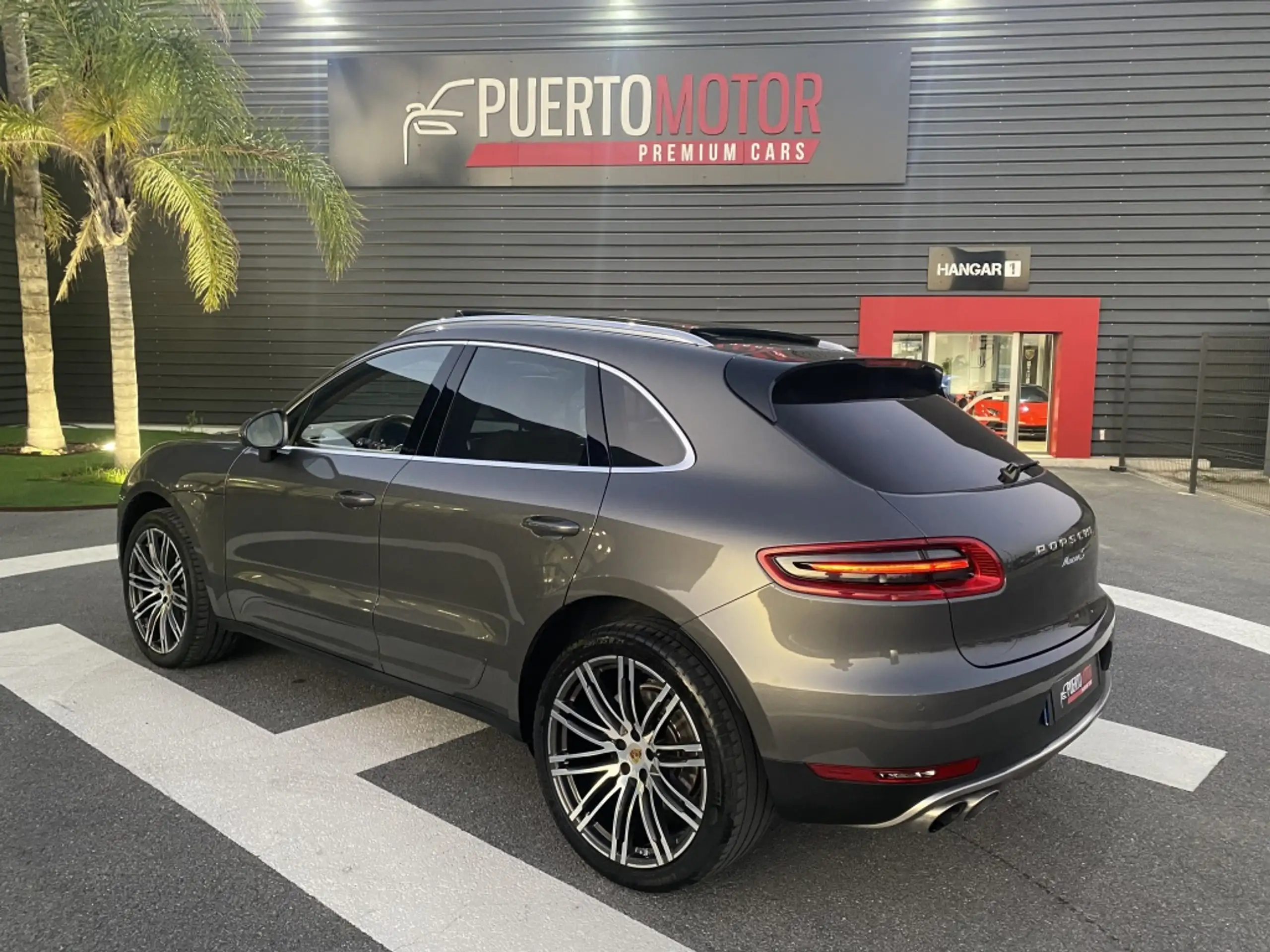 Porsche - Macan