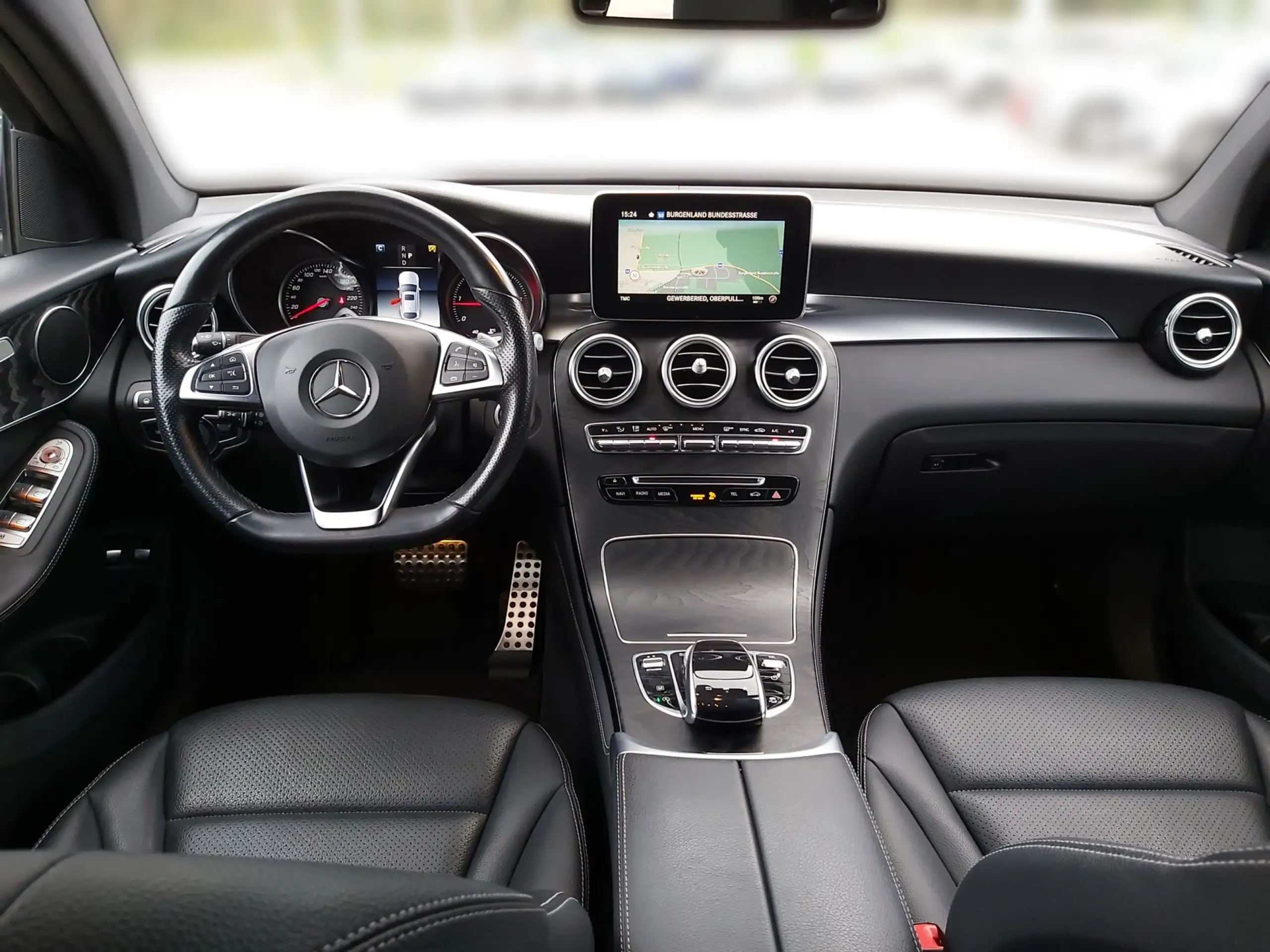 Mercedes-Benz - GLC 220