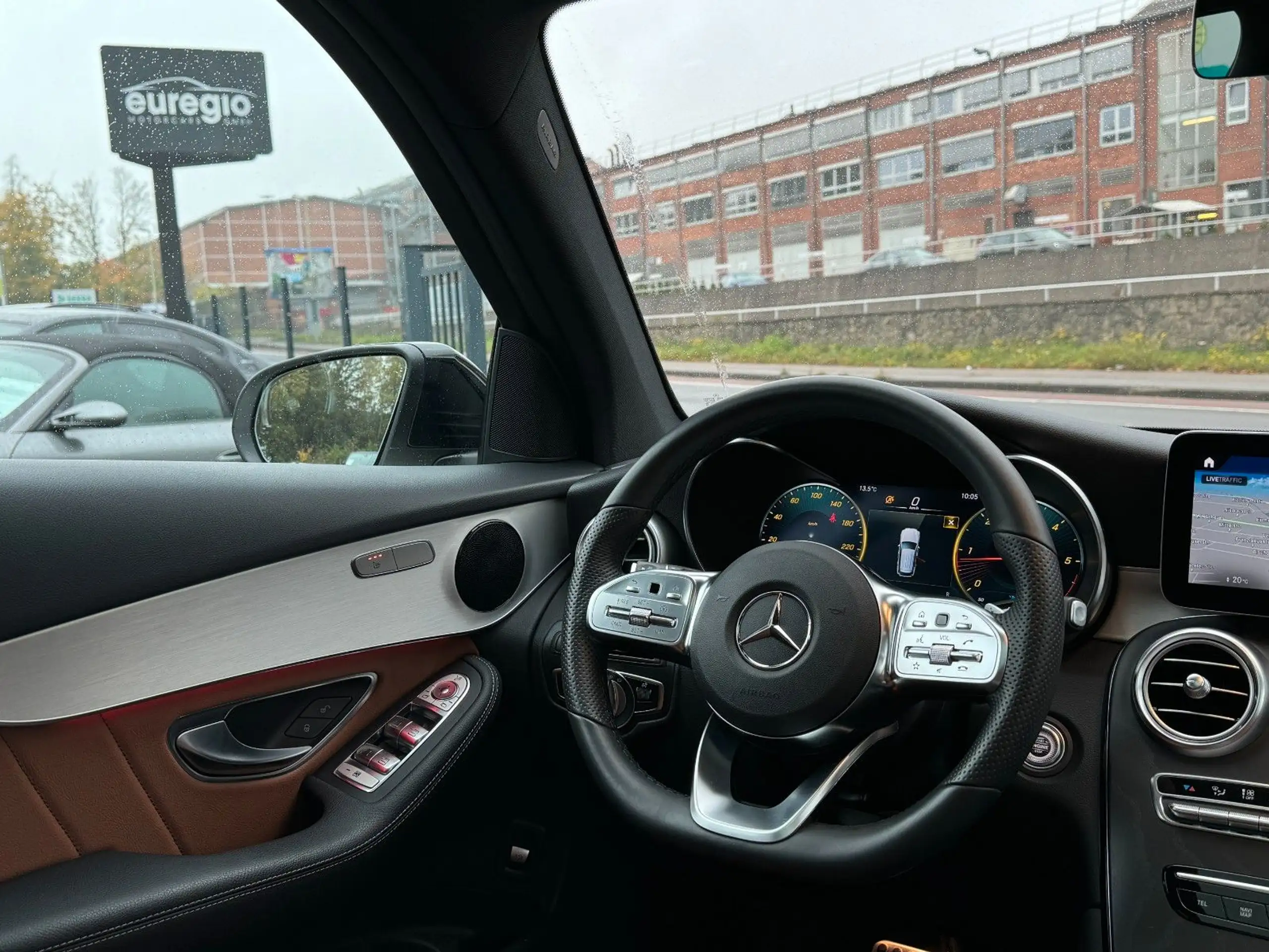 Mercedes-Benz - GLC 200