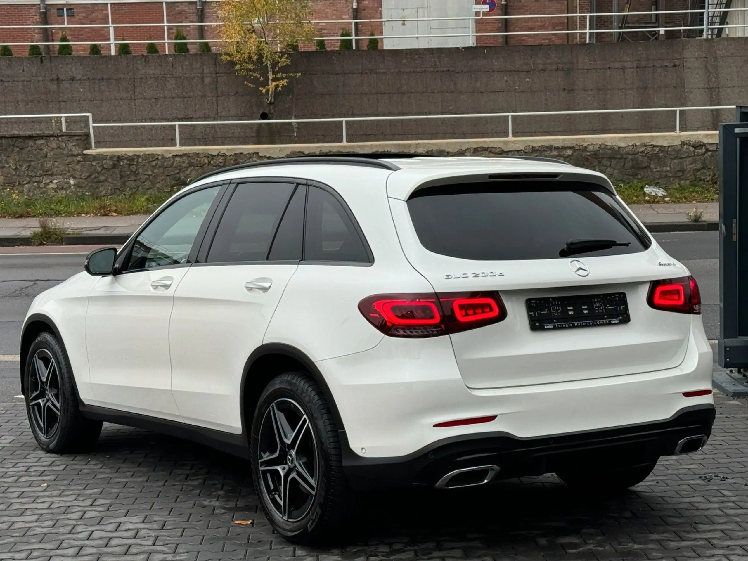 Mercedes-Benz - GLC 200