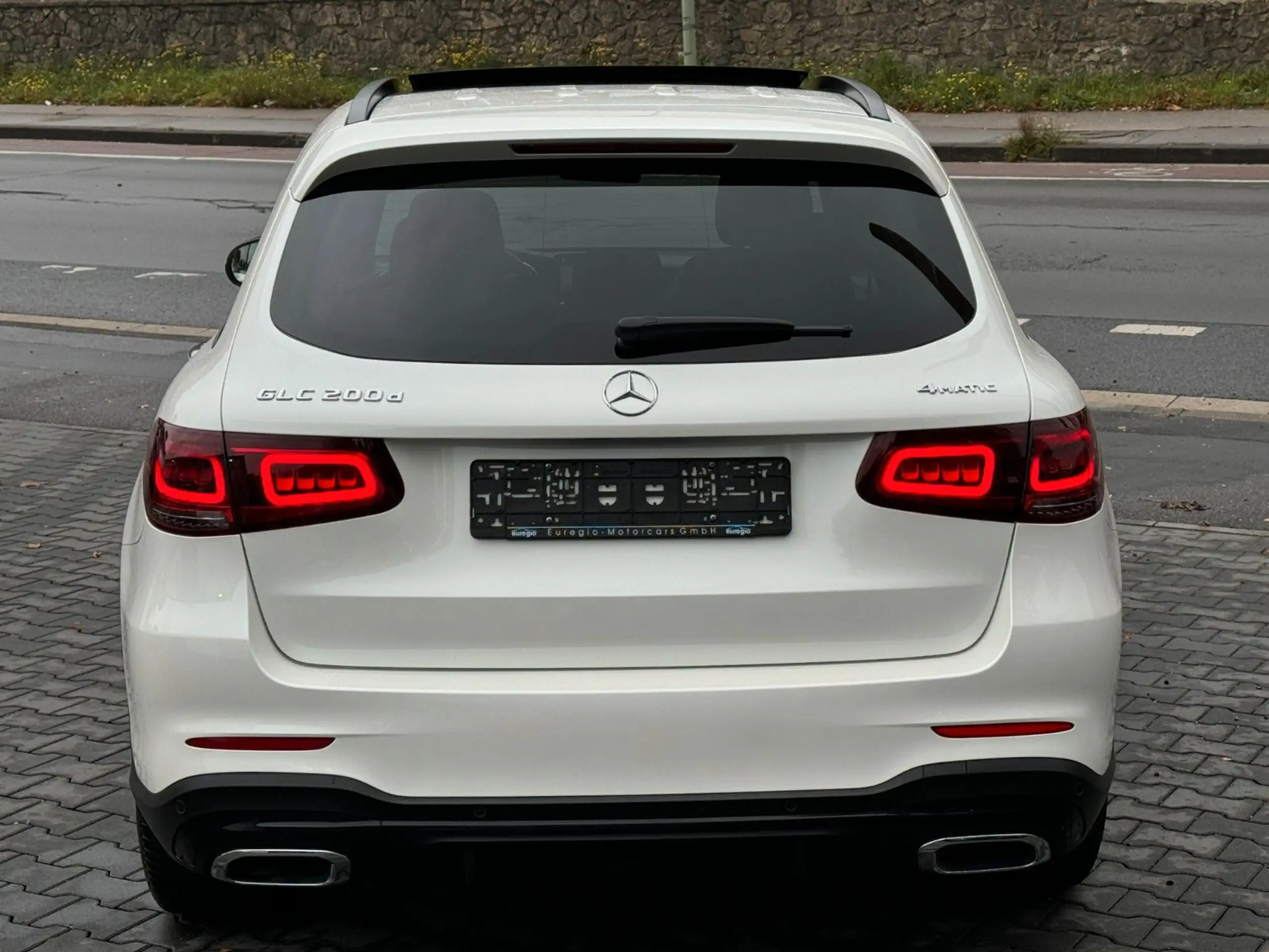 Mercedes-Benz - GLC 200