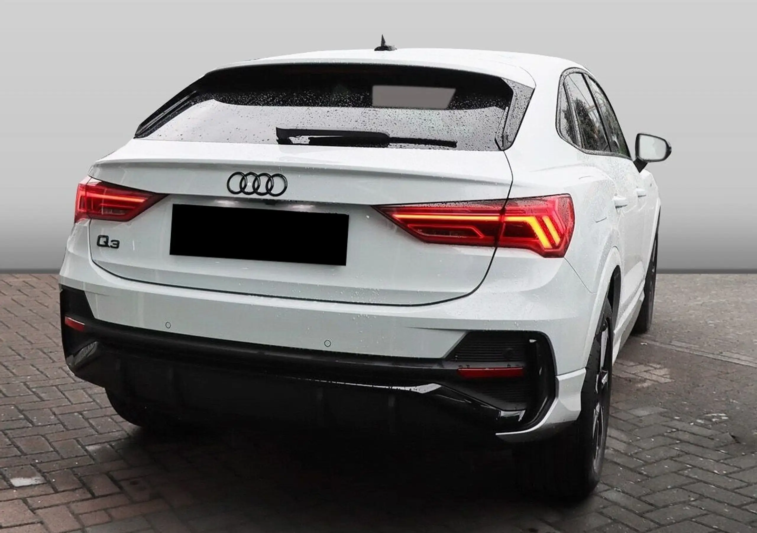 Audi - Q3