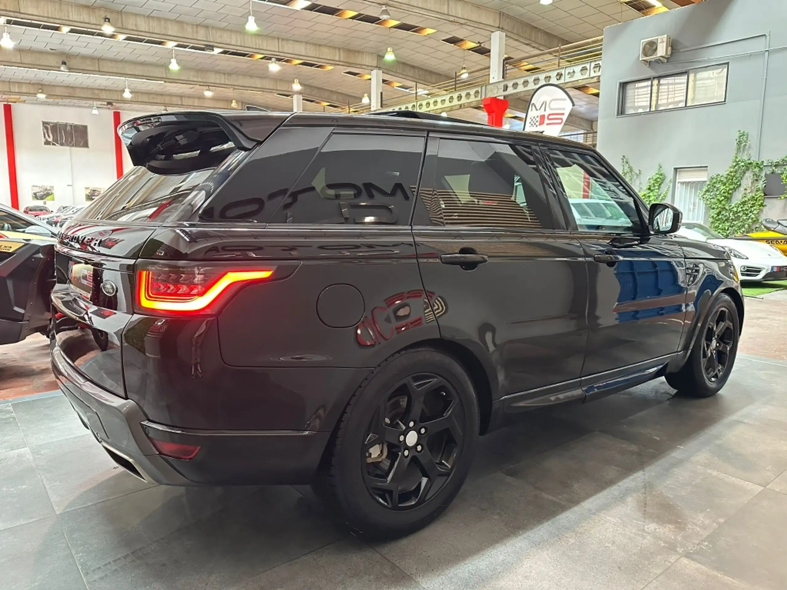 Land Rover - Range Rover Sport