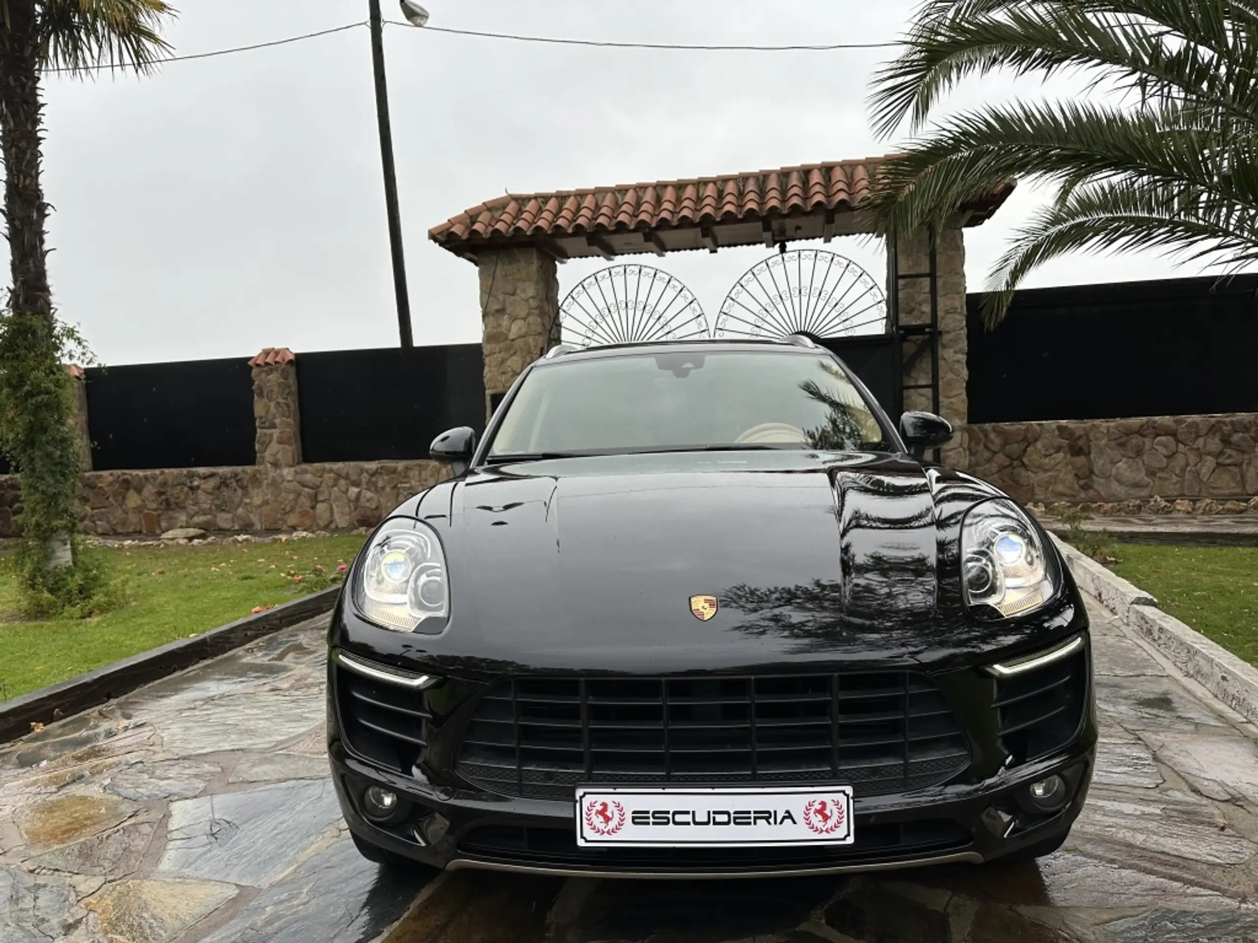 Porsche - Macan