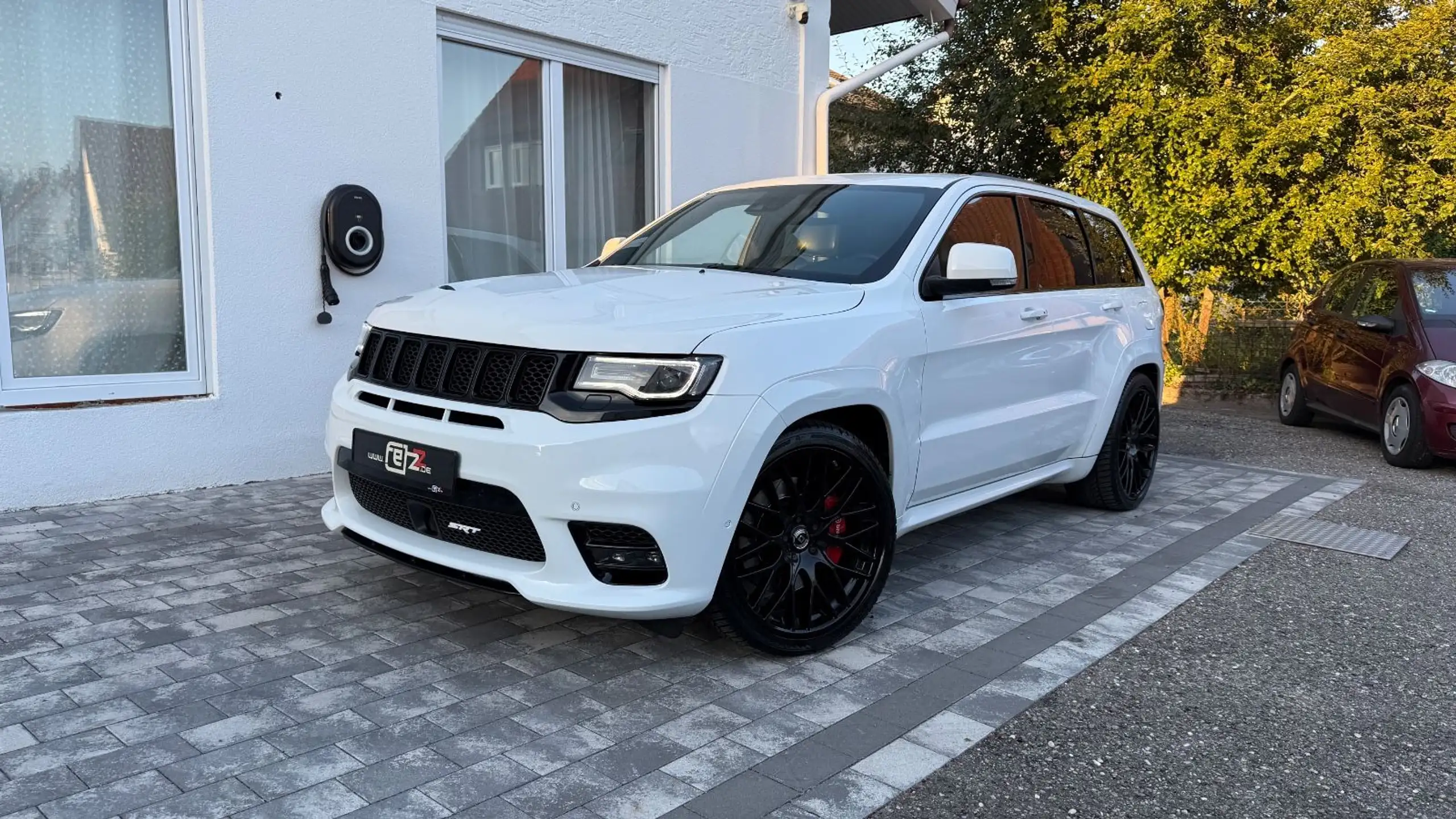 Jeep - Grand Cherokee