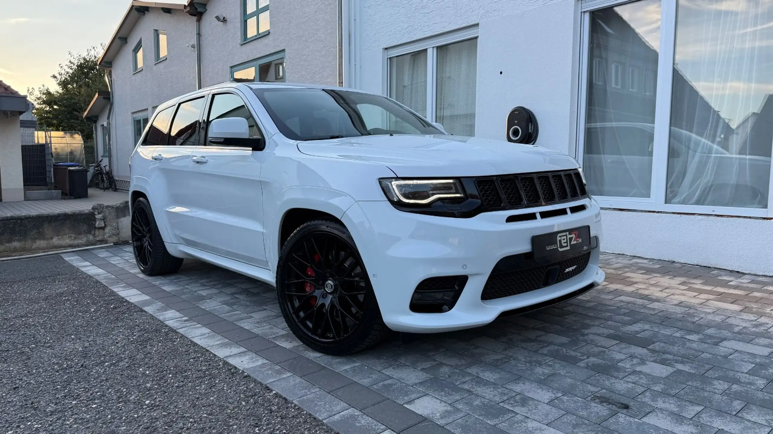 Jeep - Grand Cherokee