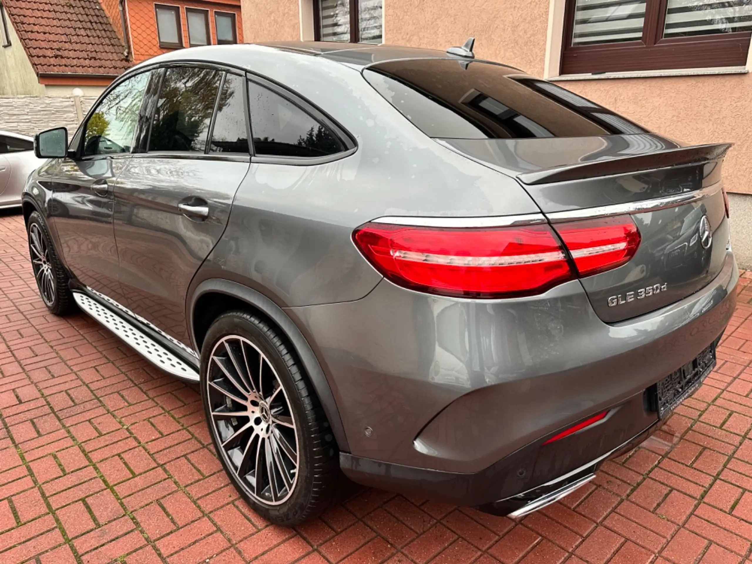 Mercedes-Benz - GLE 350