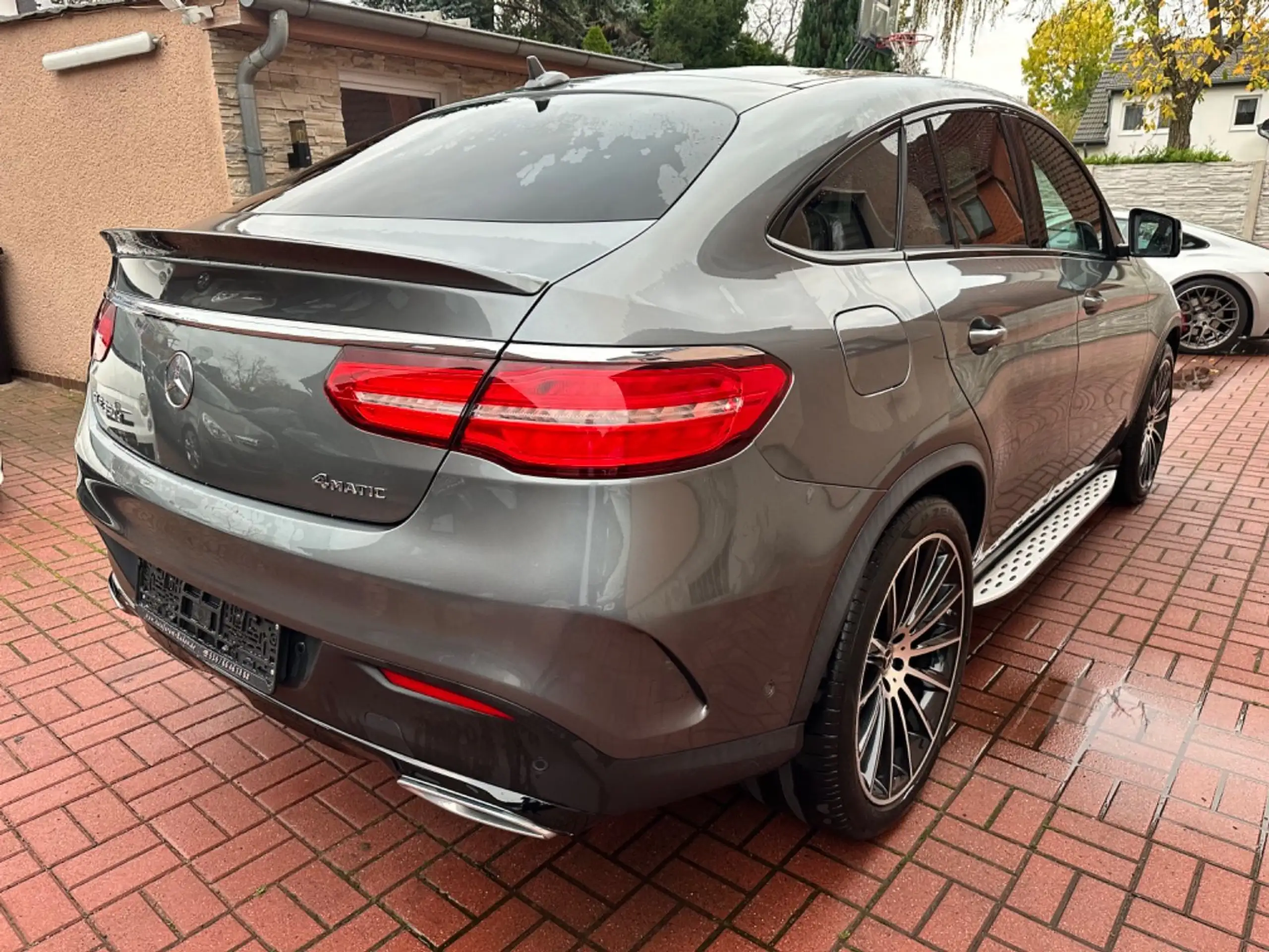 Mercedes-Benz - GLE 350