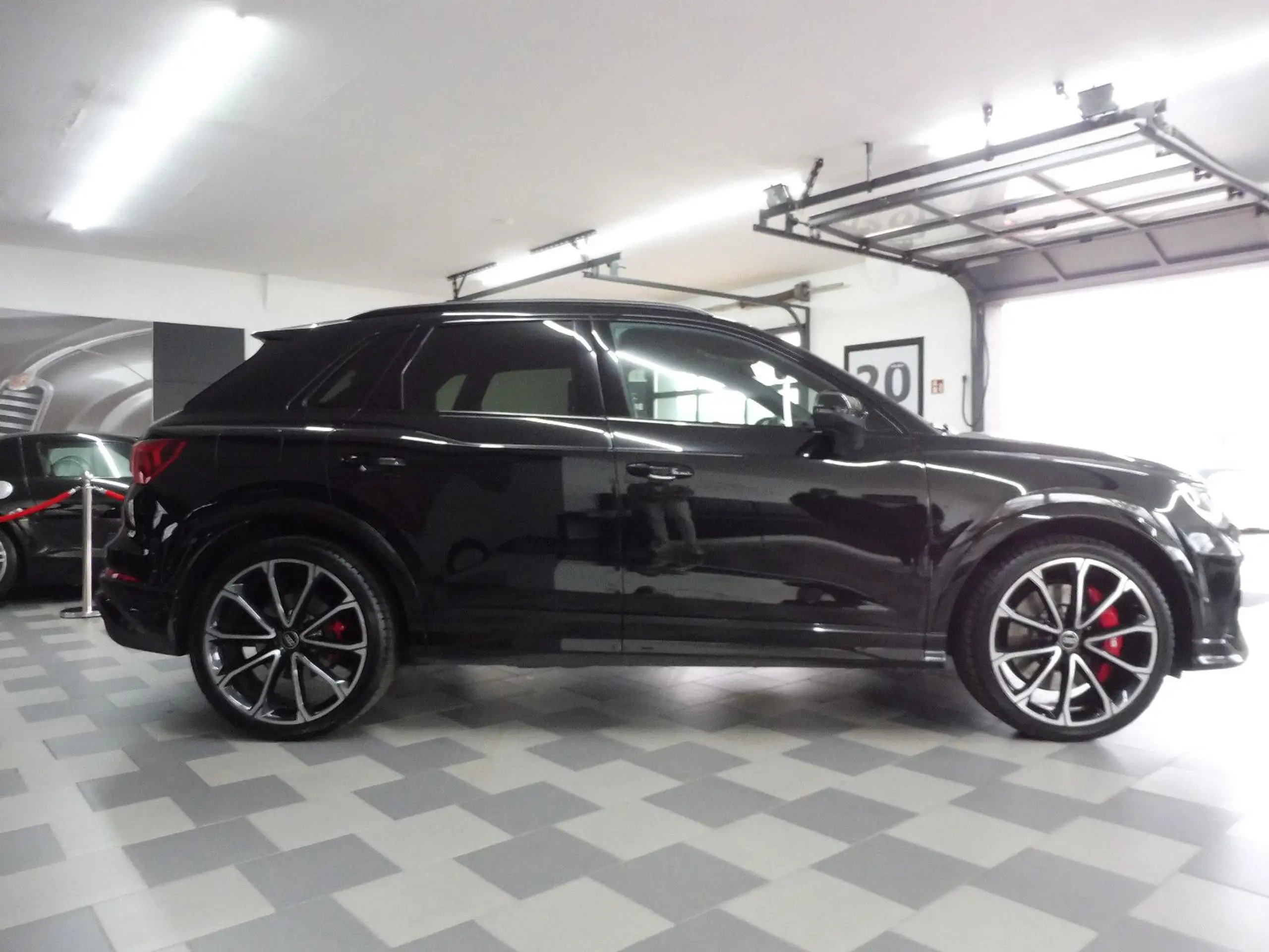 Audi - RS Q3