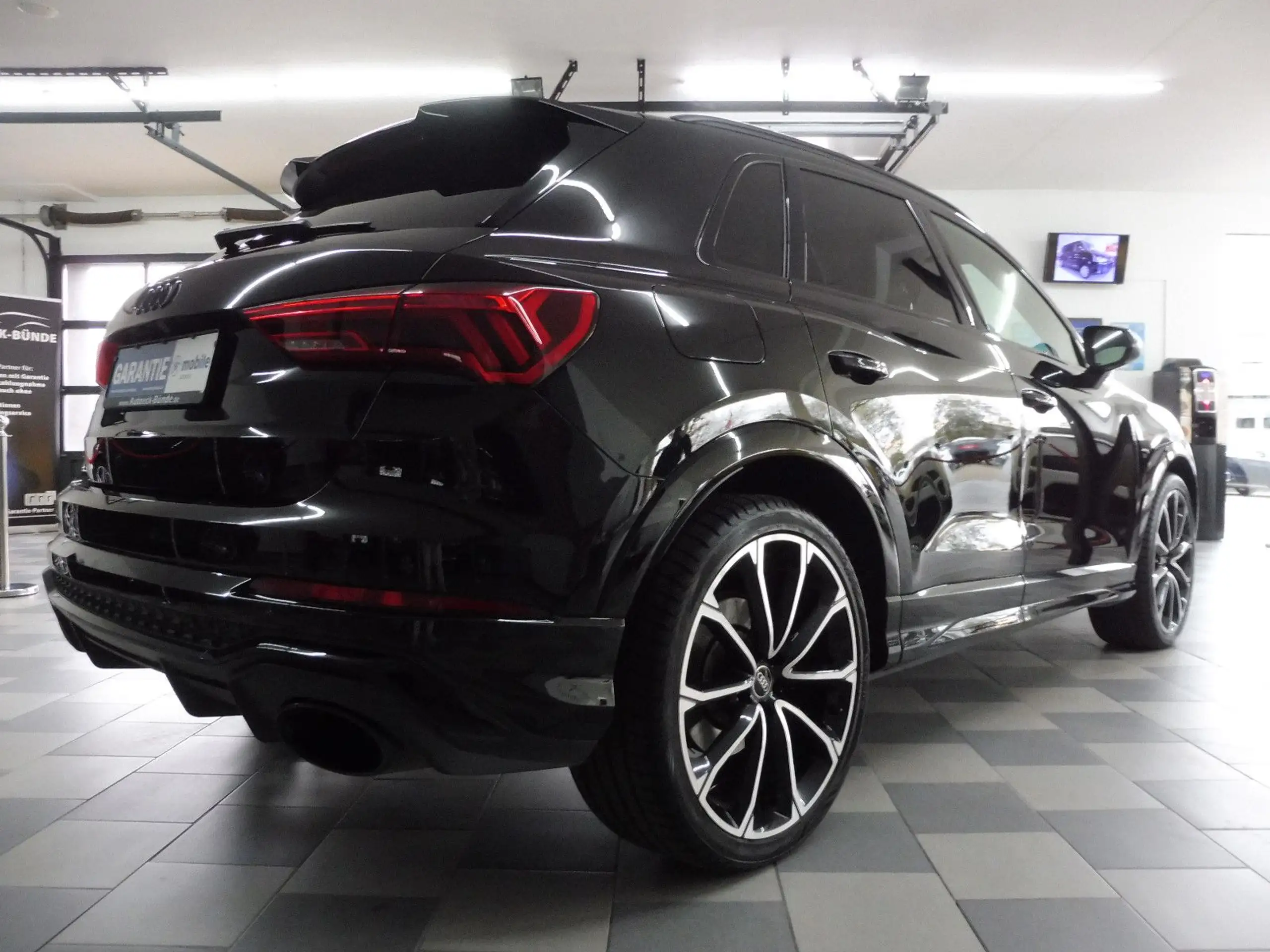 Audi - RS Q3