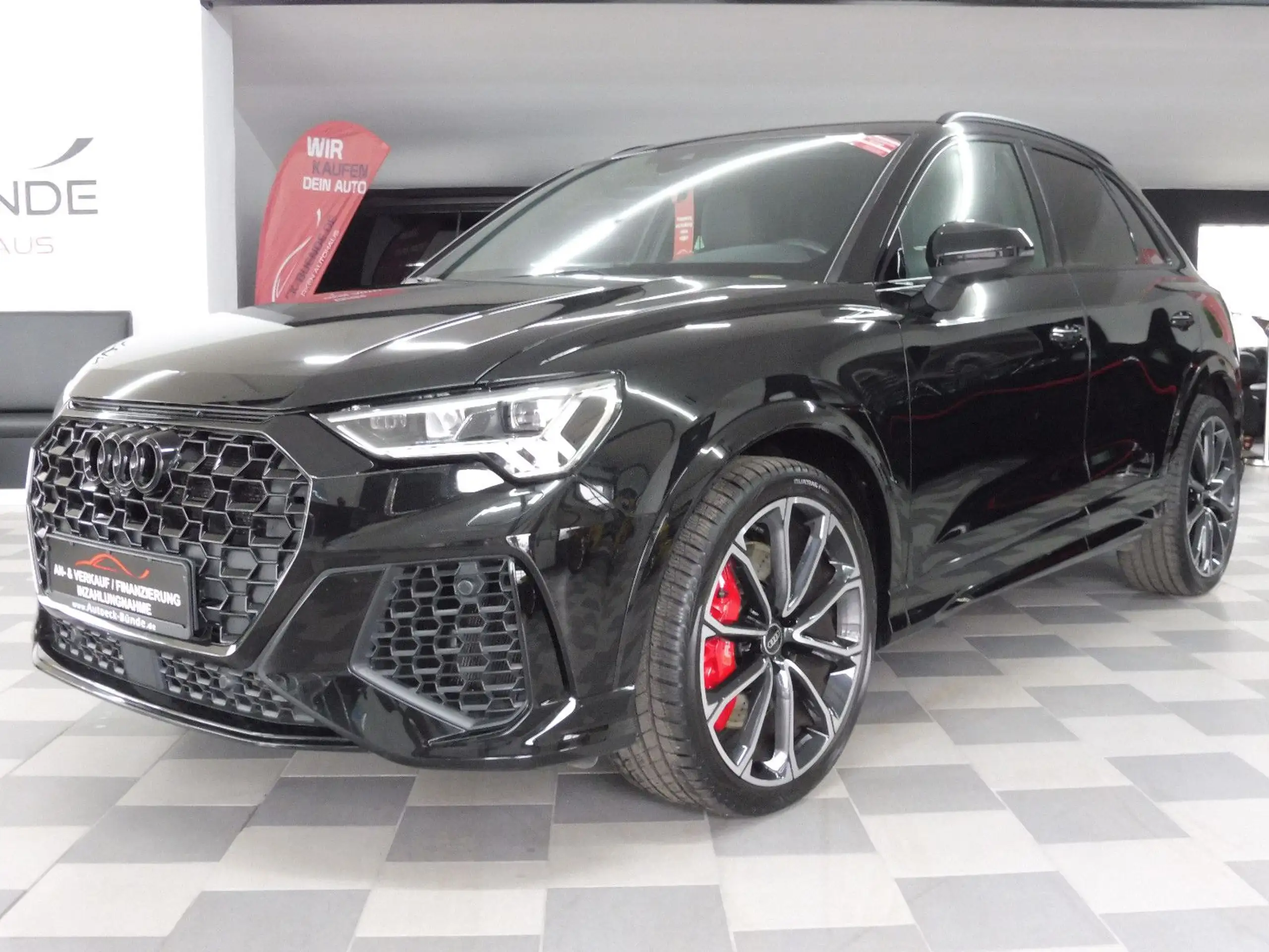 Audi - RS Q3