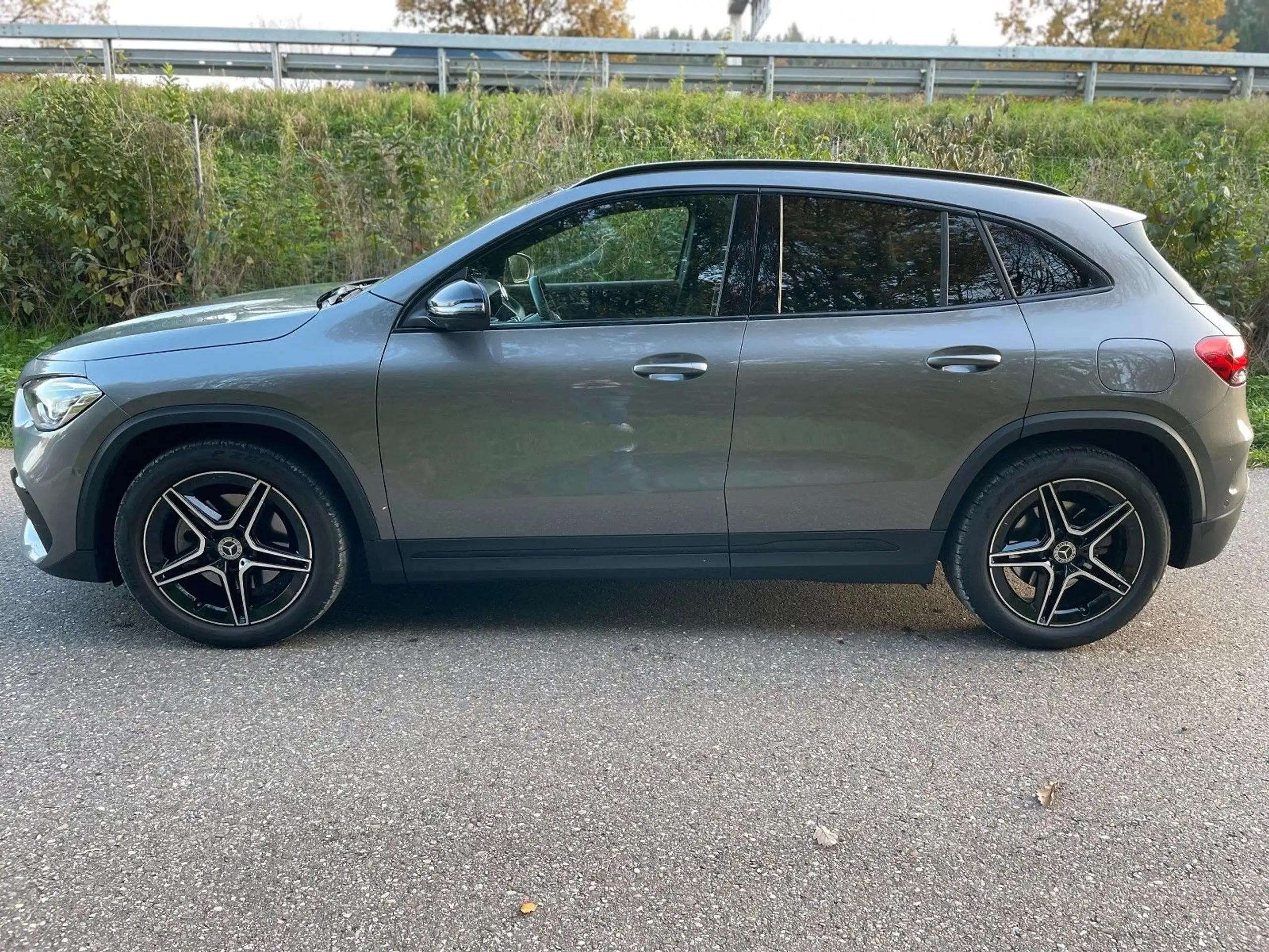 Mercedes-Benz - GLA 250