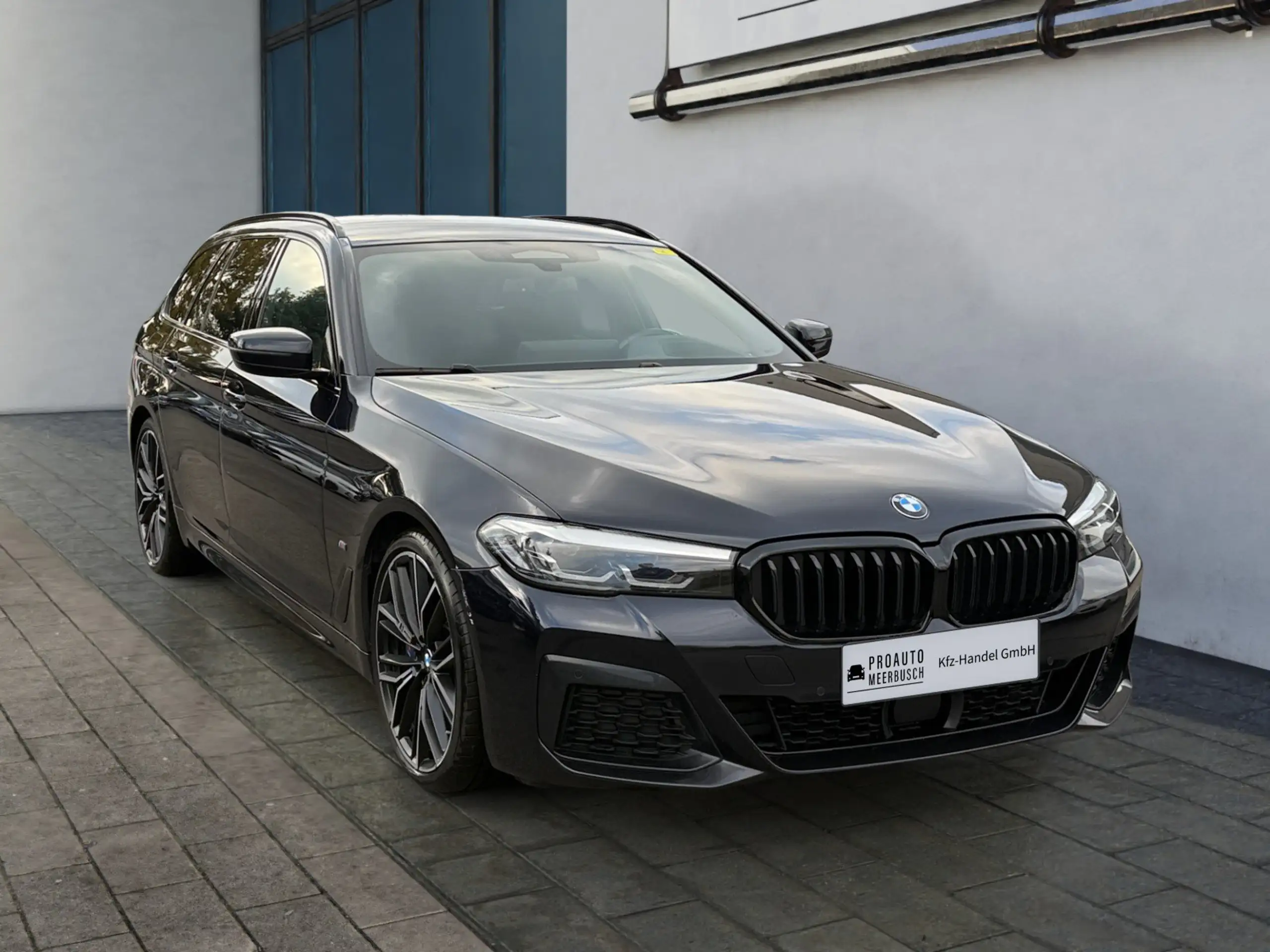 BMW - 530