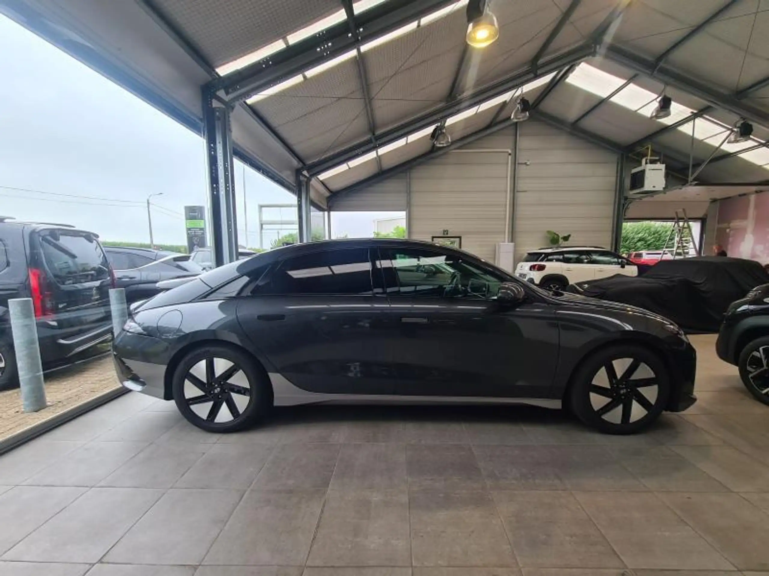 Hyundai - IONIQ 6