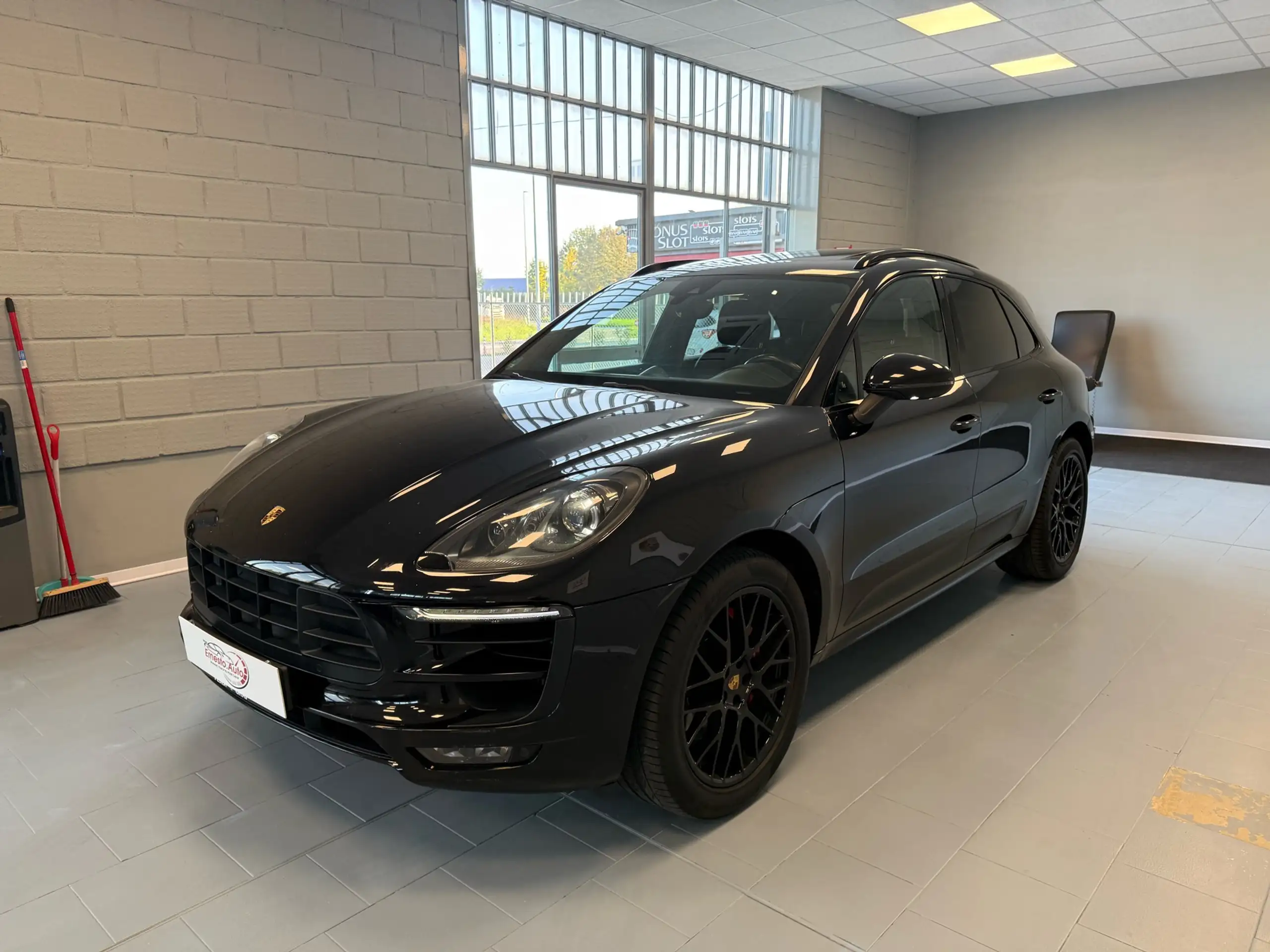 Porsche - Macan