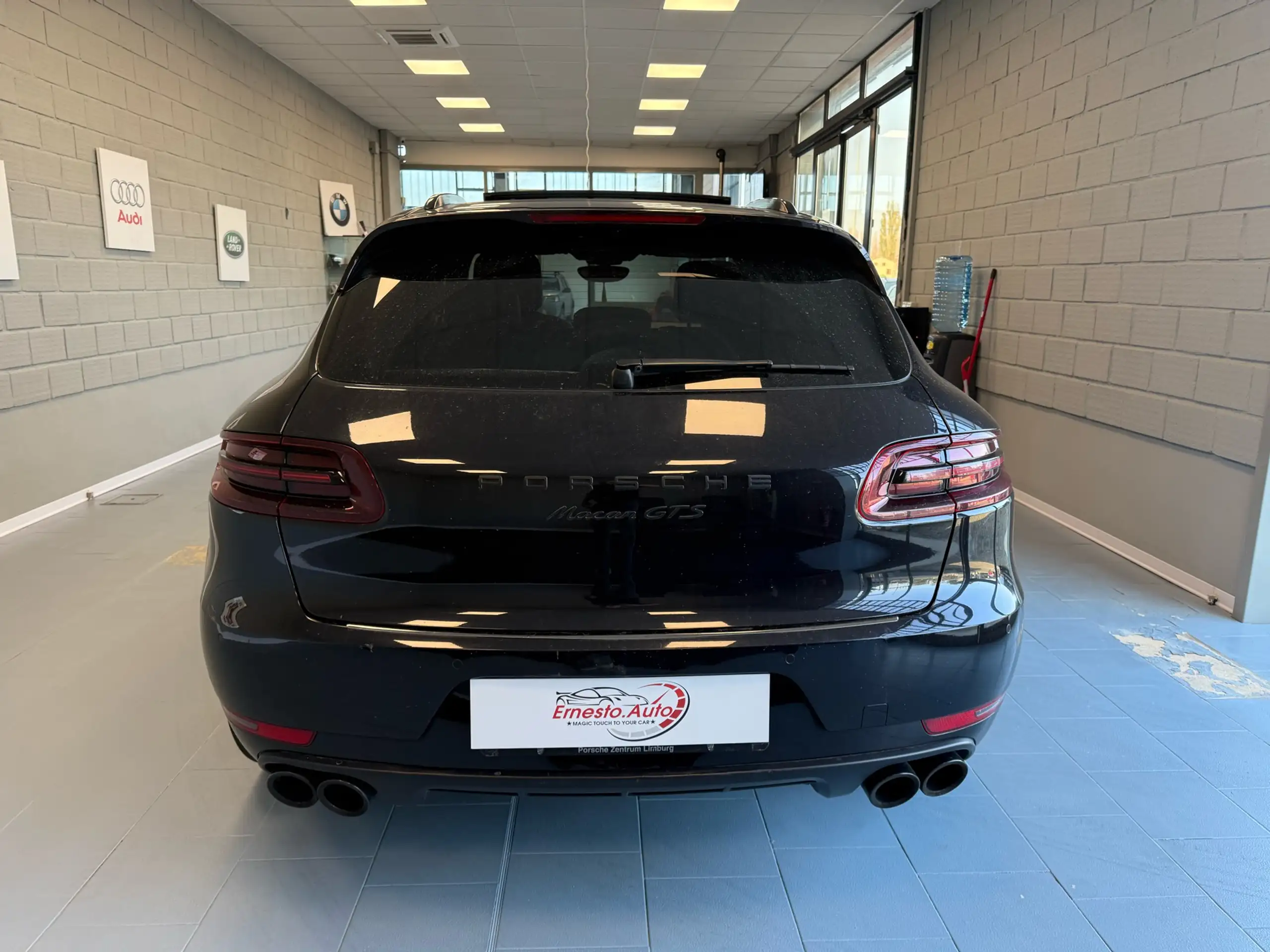 Porsche - Macan