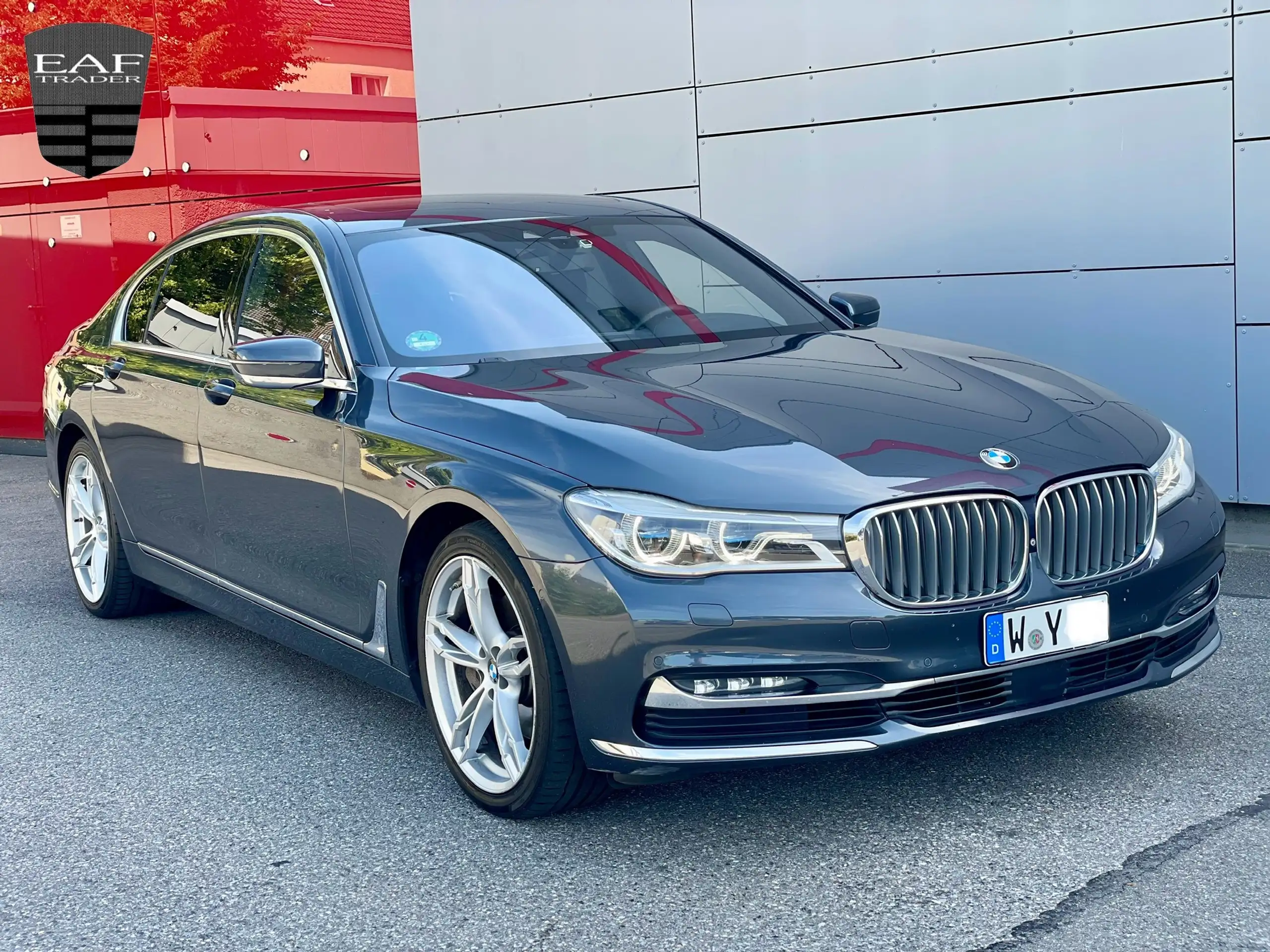 BMW - 740