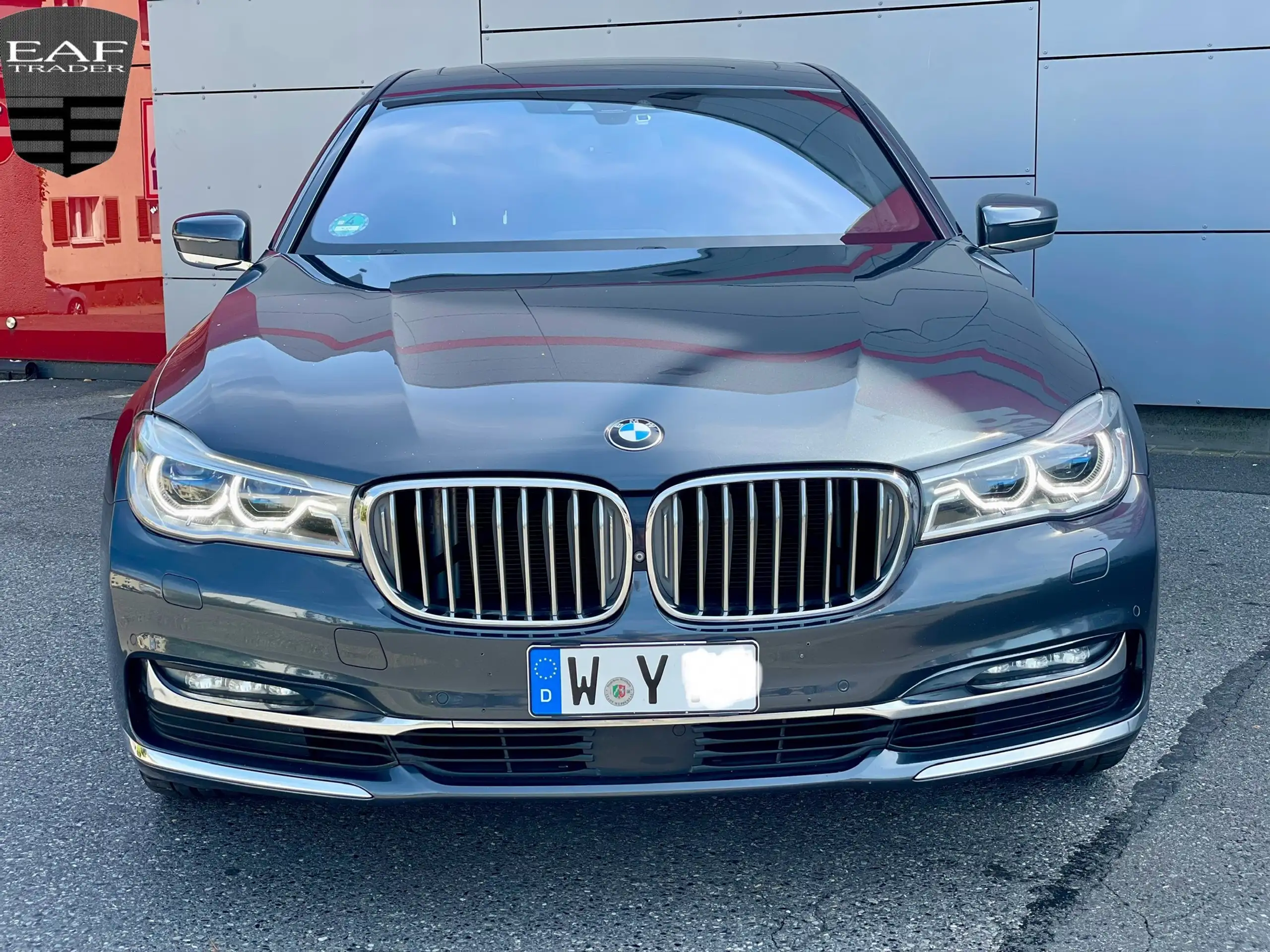 BMW - 740