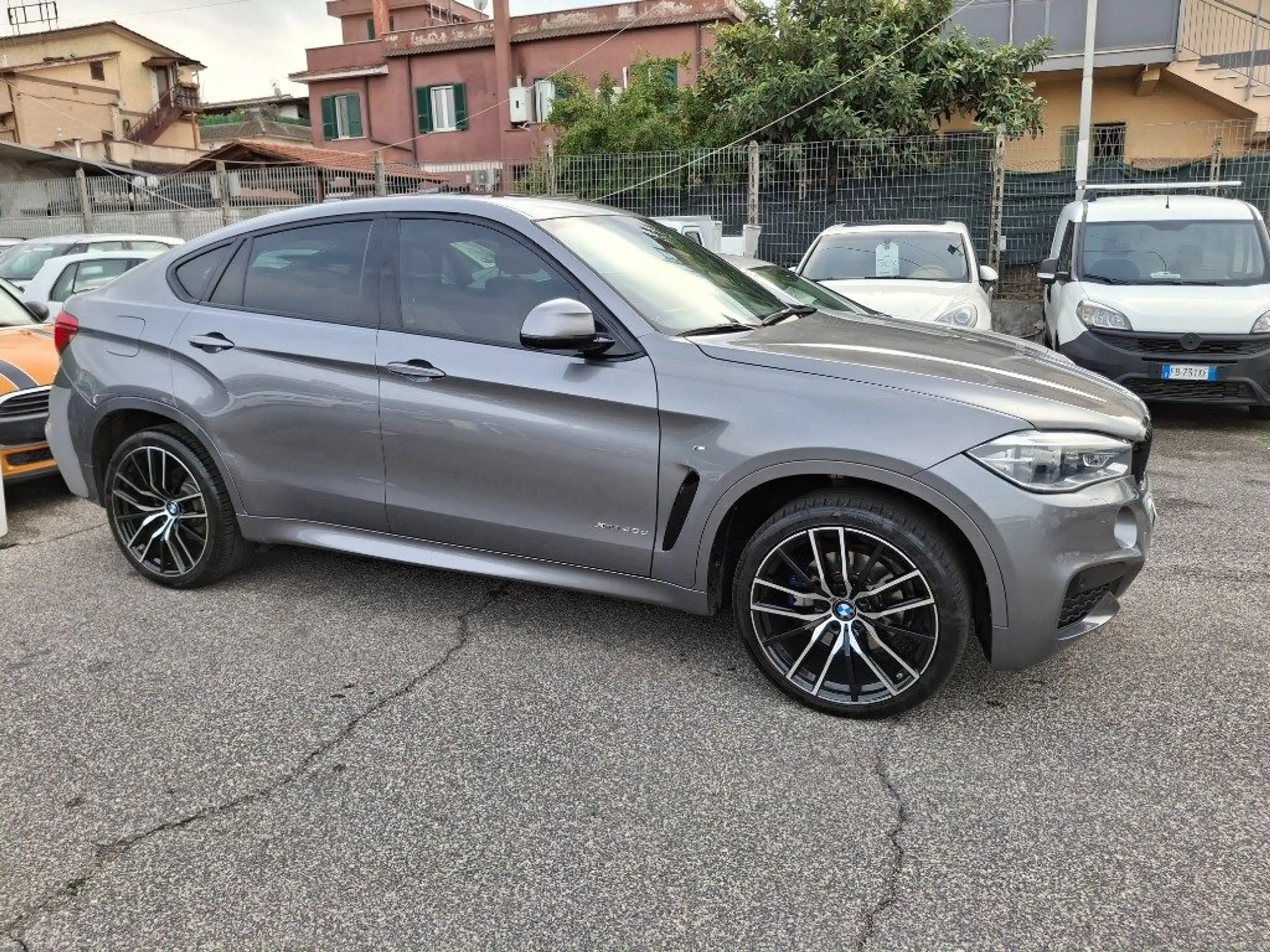 BMW - X6