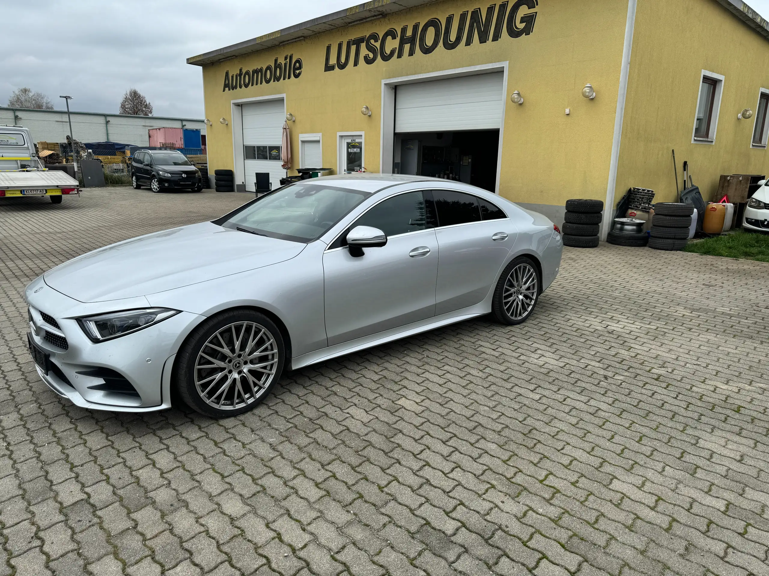 Mercedes-Benz - CLS 300