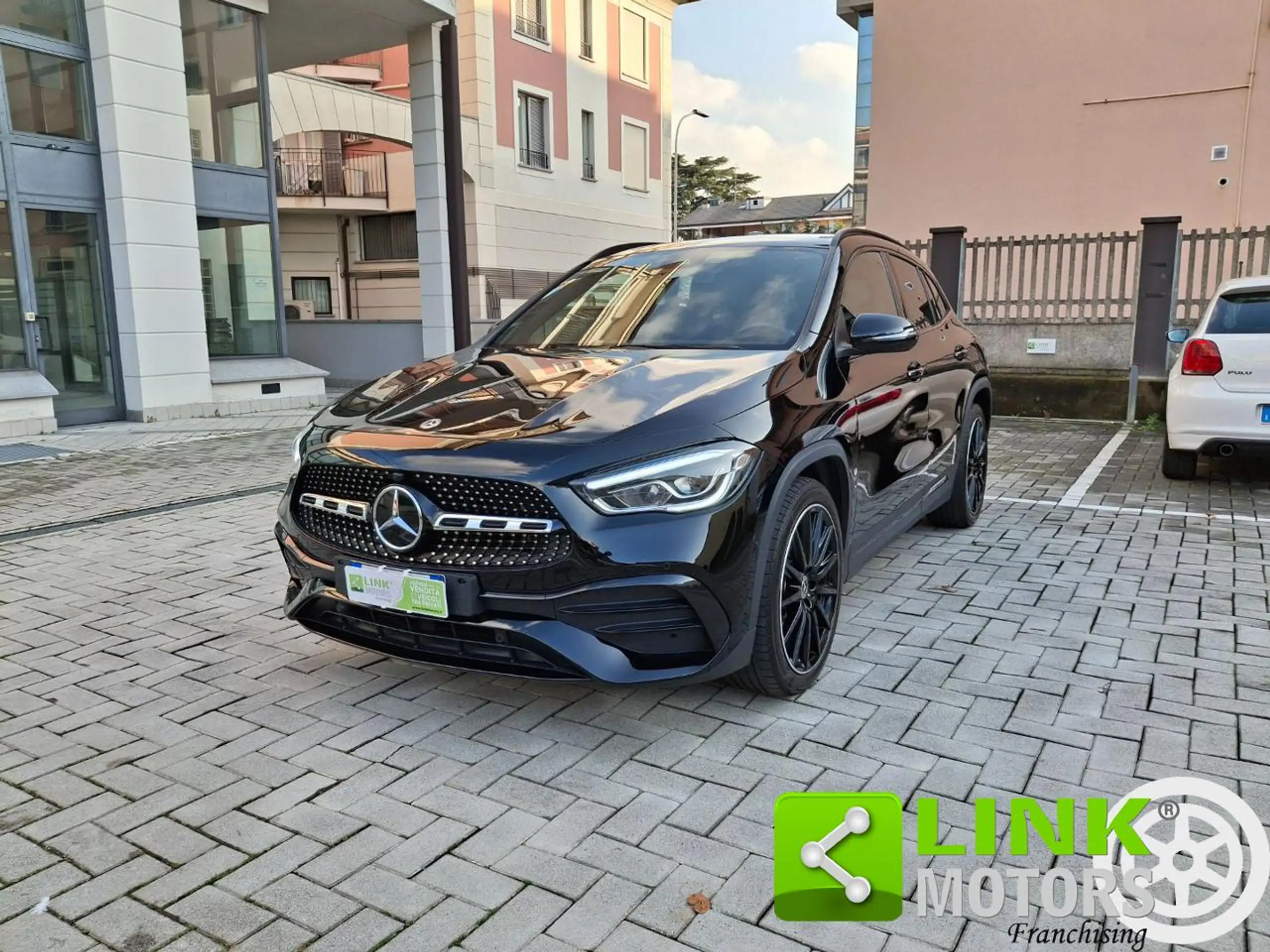 Mercedes-Benz - GLA 220