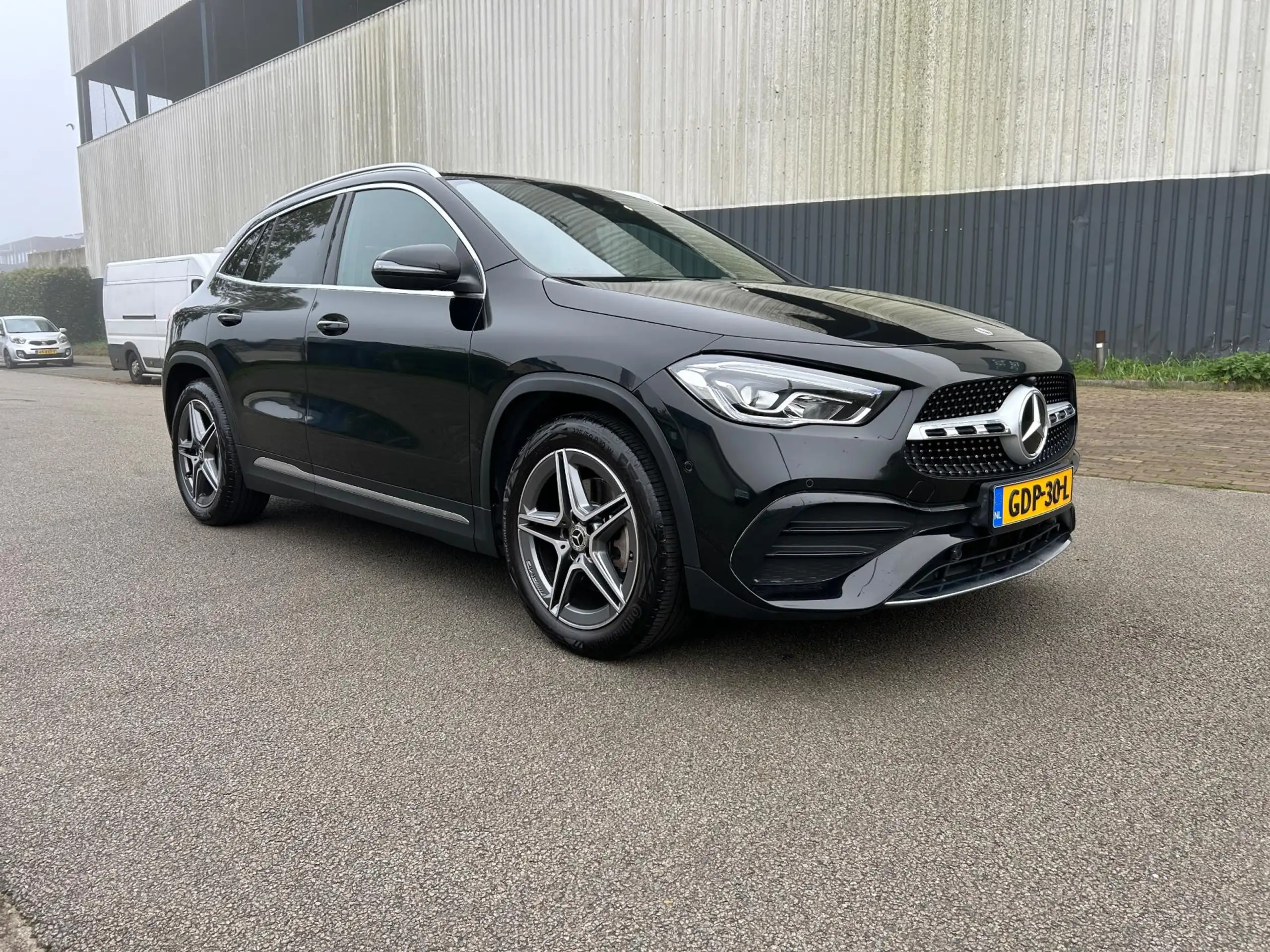 Mercedes-Benz - GLA 250