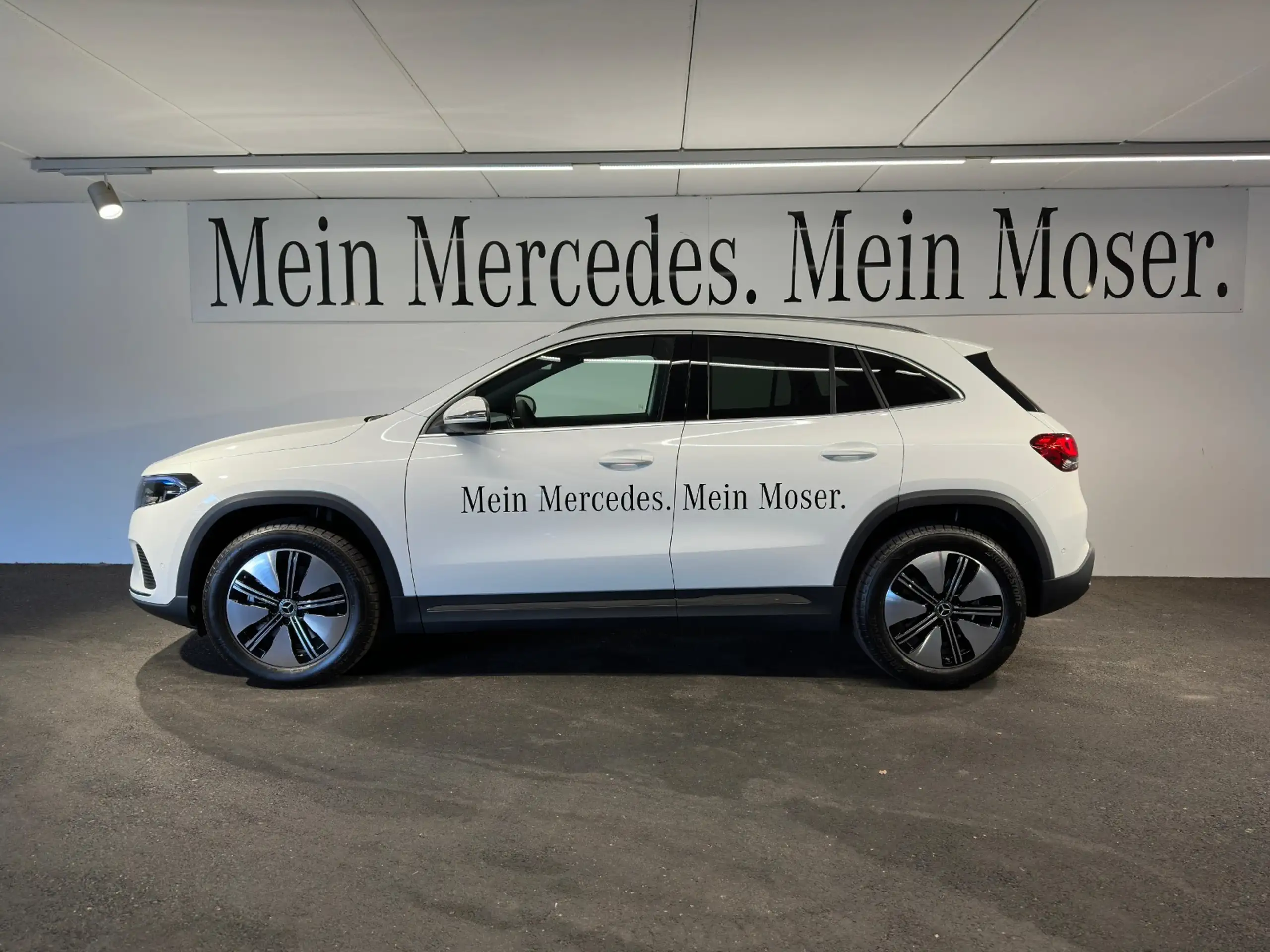 Mercedes-Benz - EQA 300