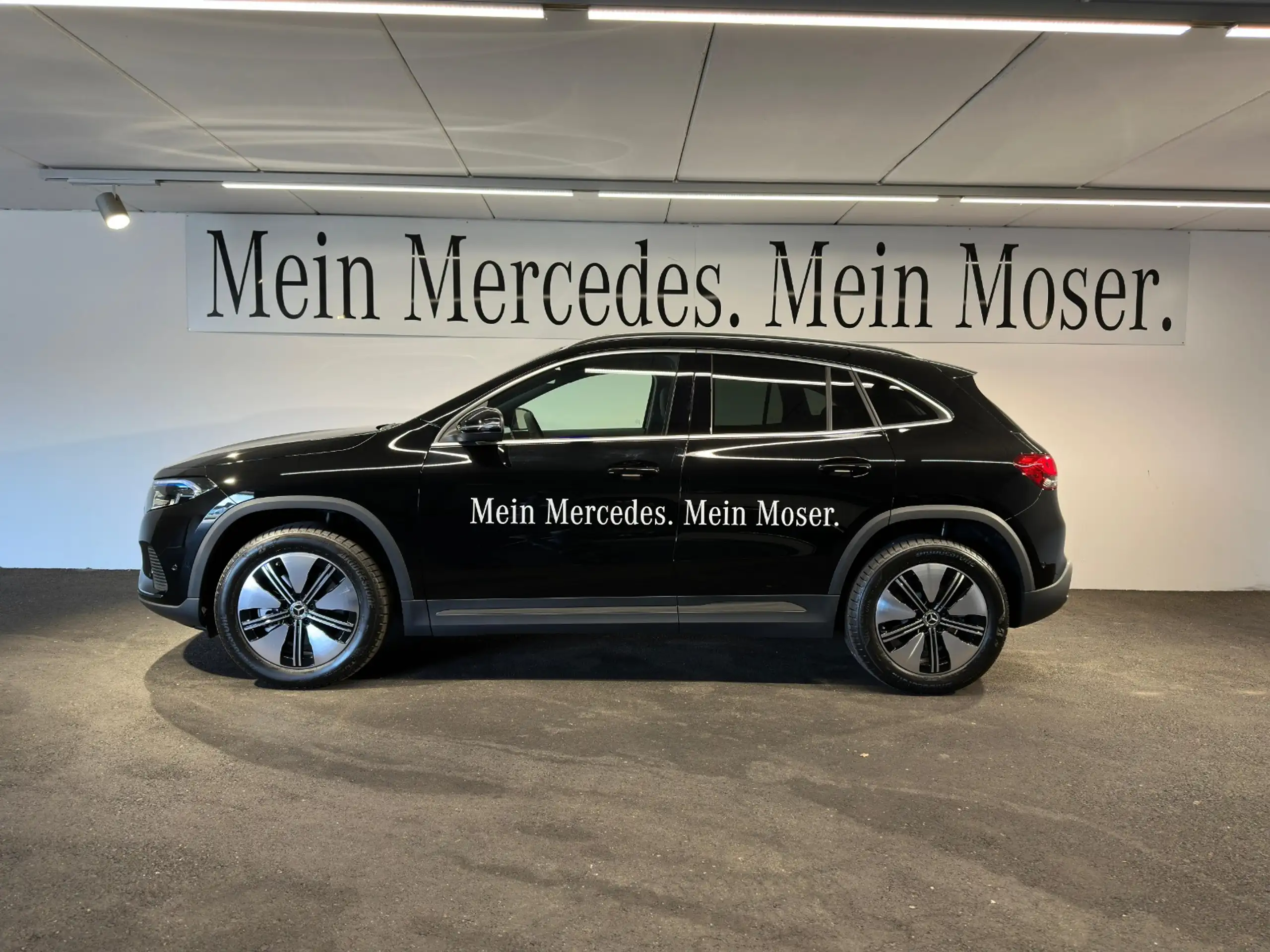 Mercedes-Benz - EQA 300