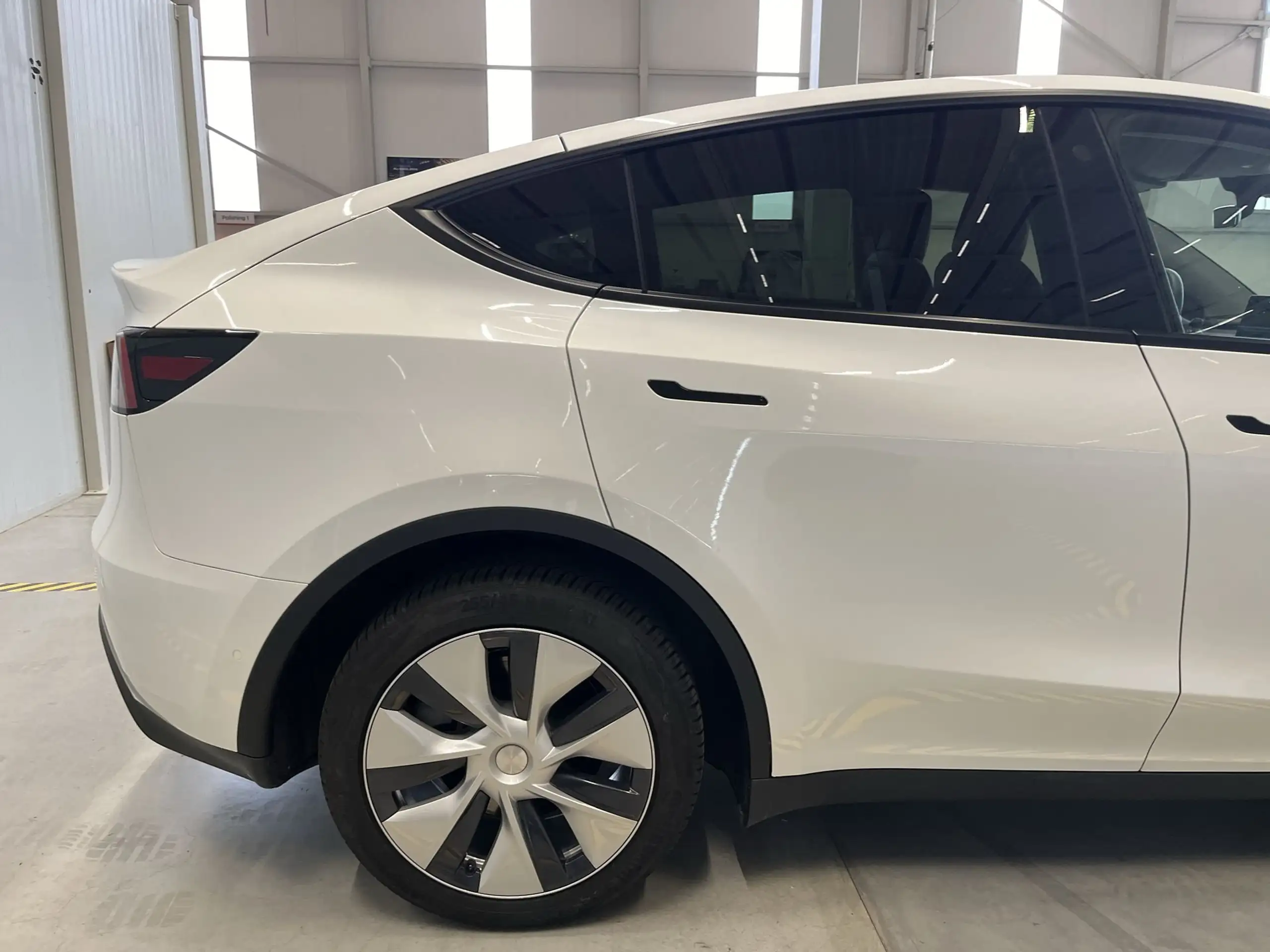 Tesla - Model Y