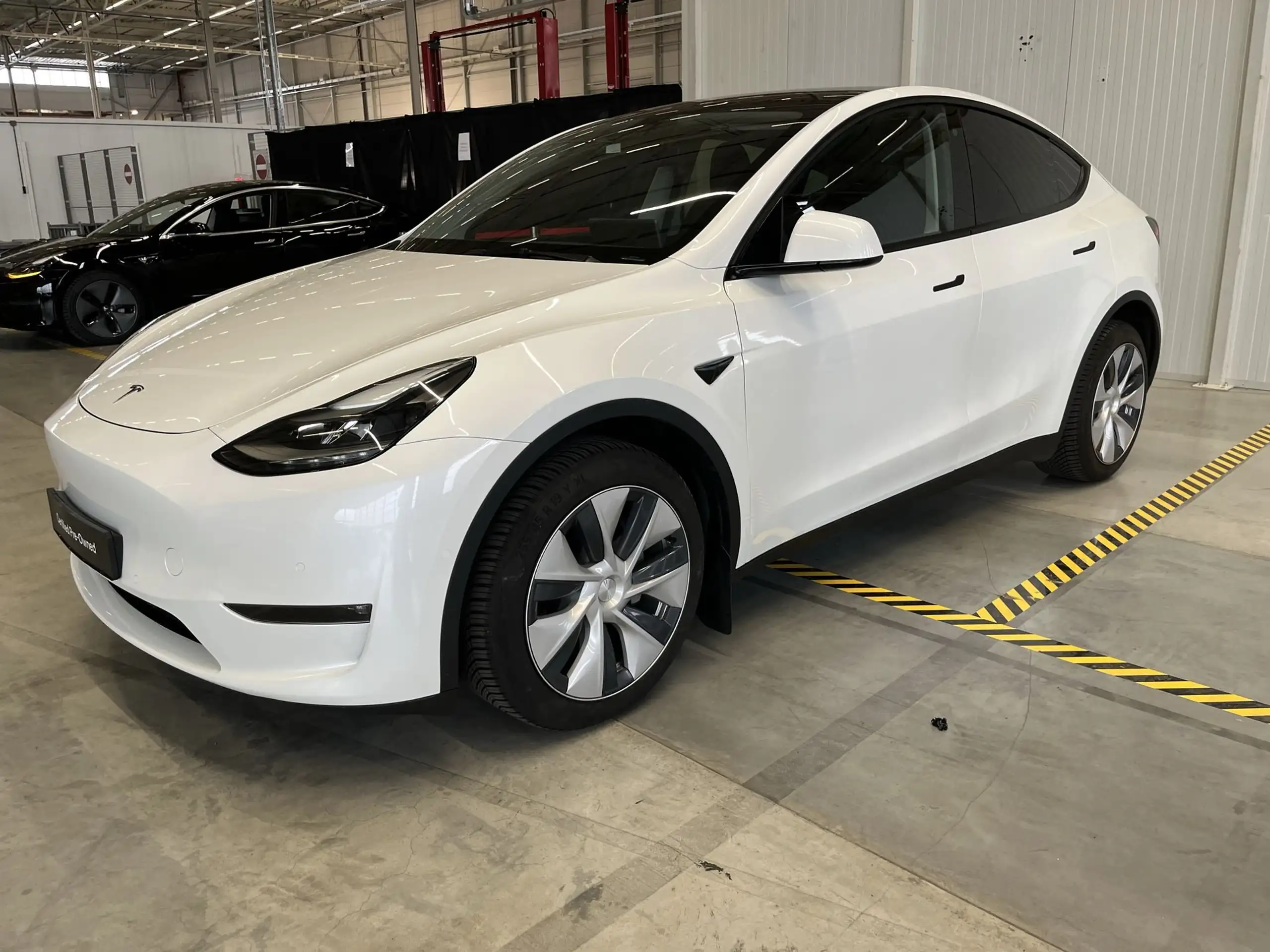 Tesla - Model Y