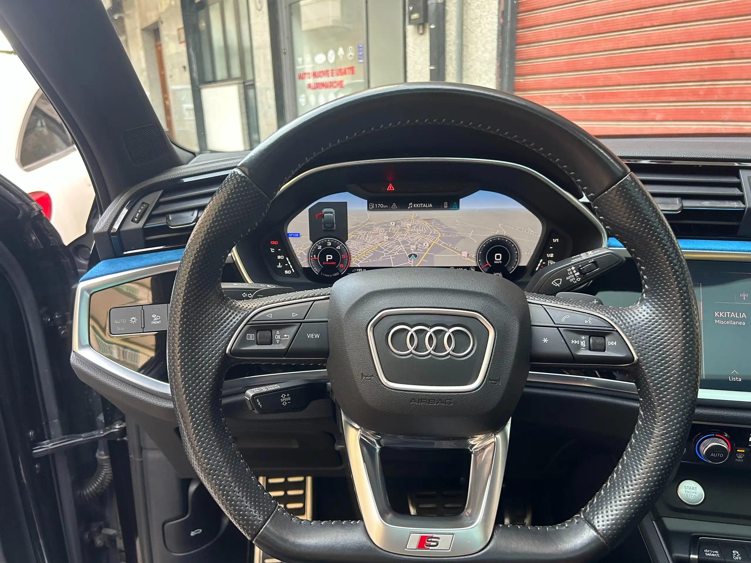 Audi - Q3