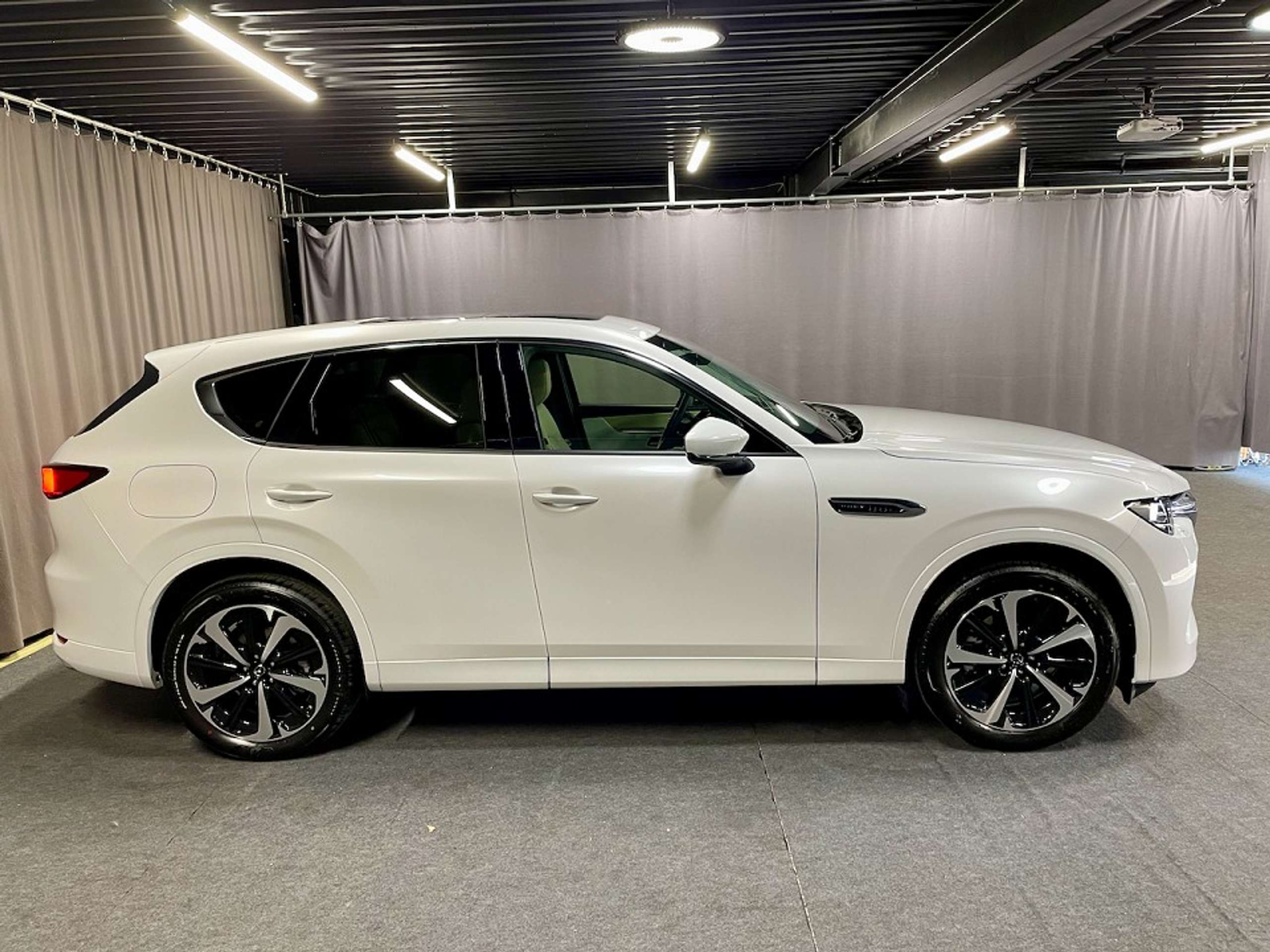 Mazda - CX-60