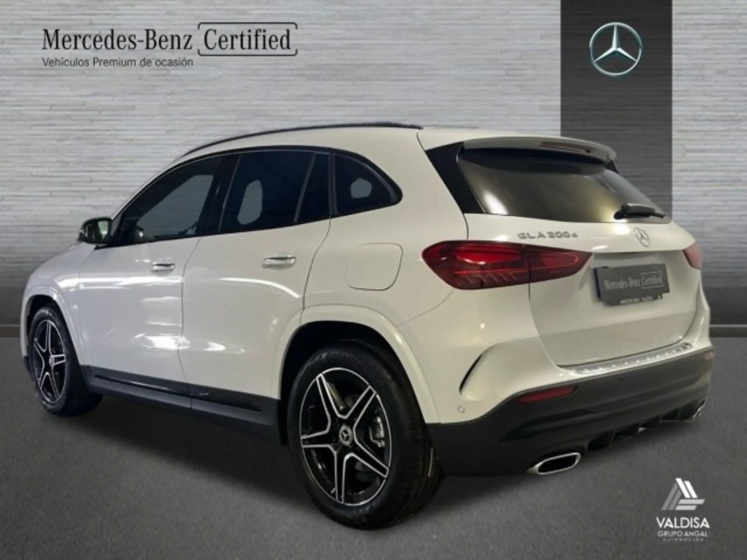 Mercedes-Benz - GLA 200