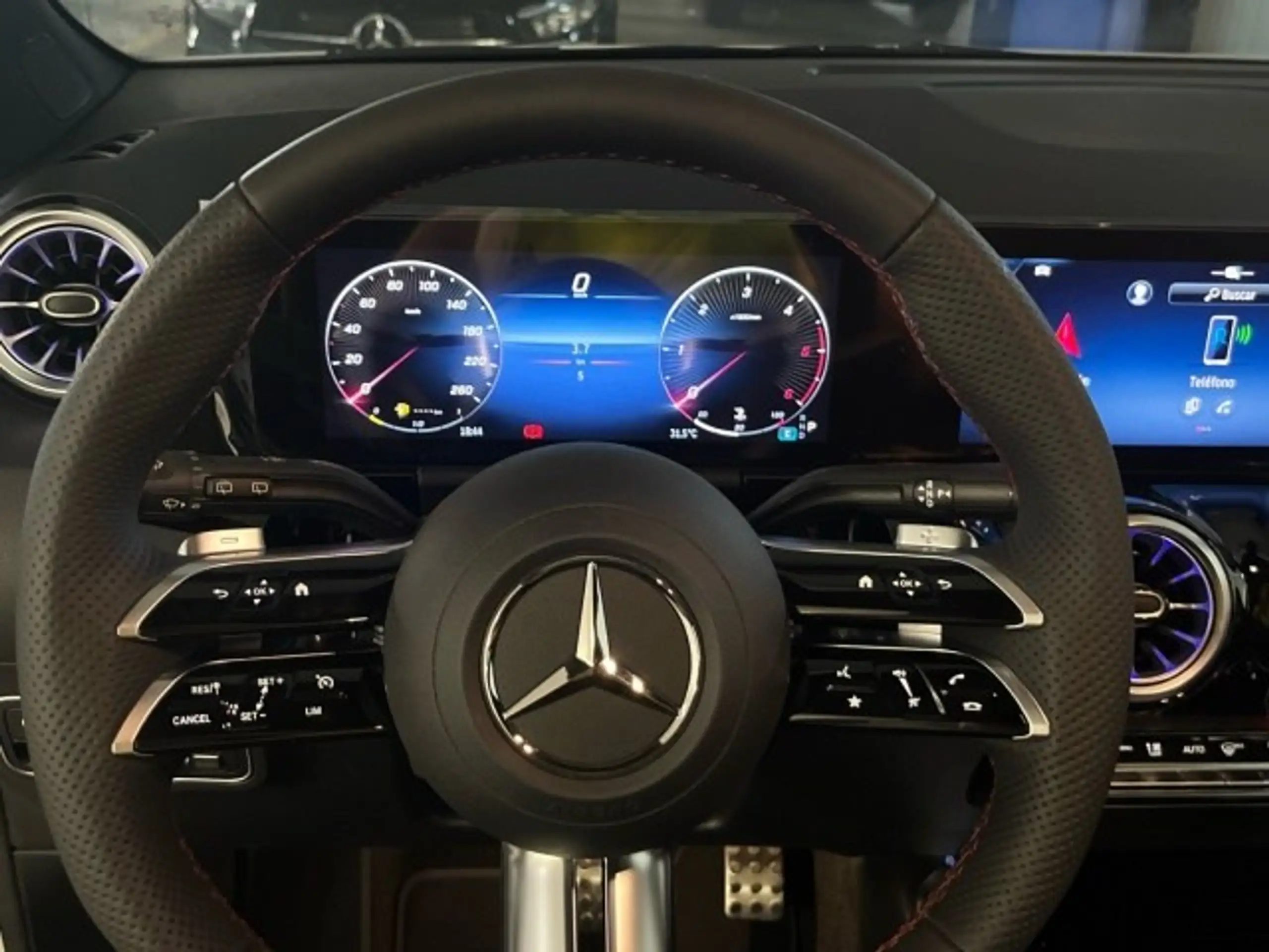 Mercedes-Benz - GLA 200