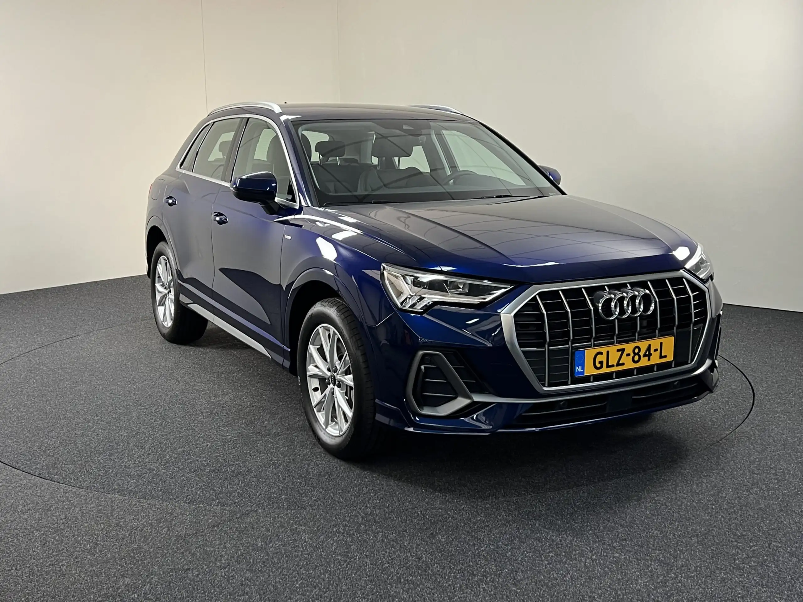 Audi - Q3