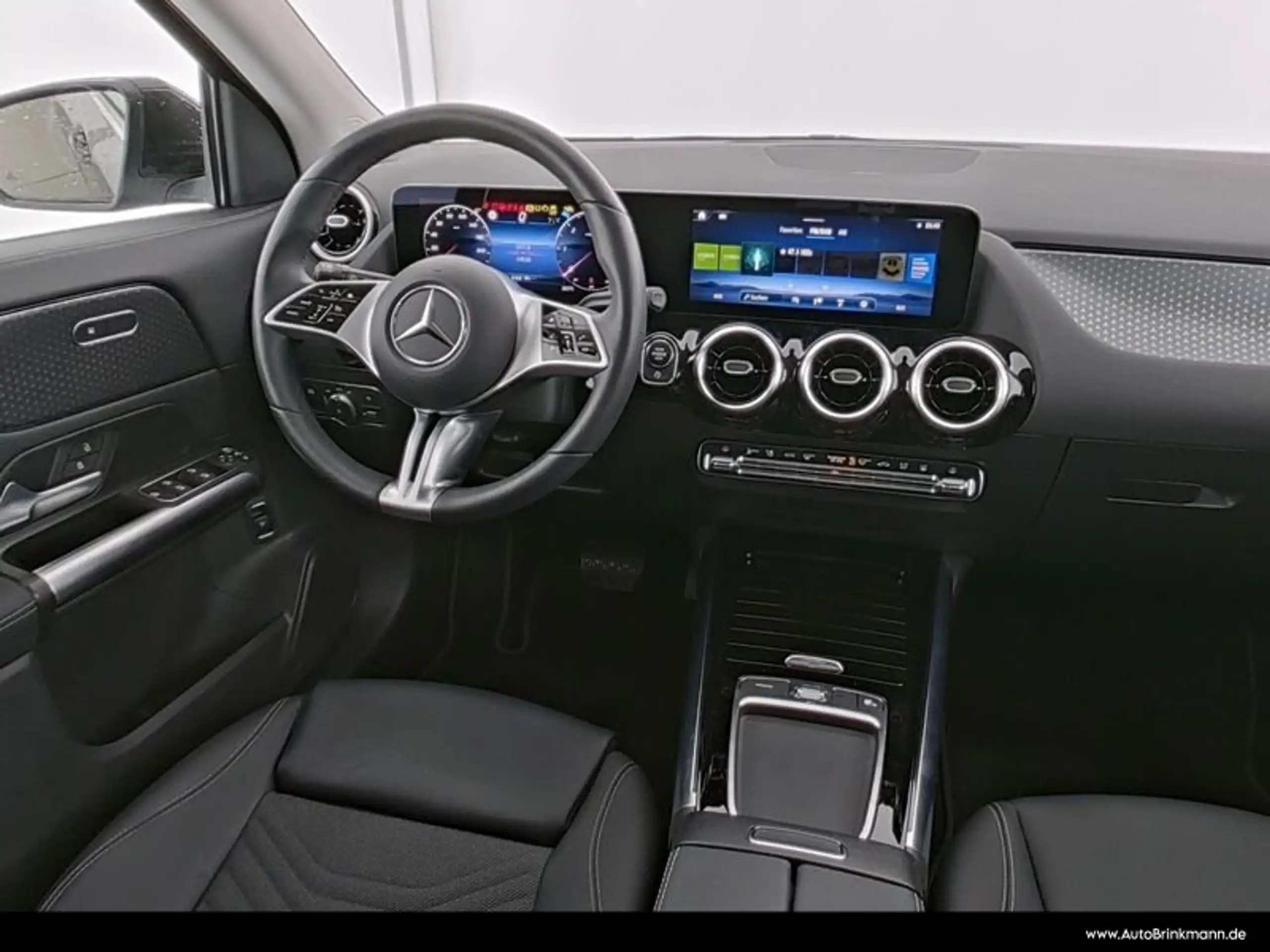 Mercedes-Benz - GLA 200