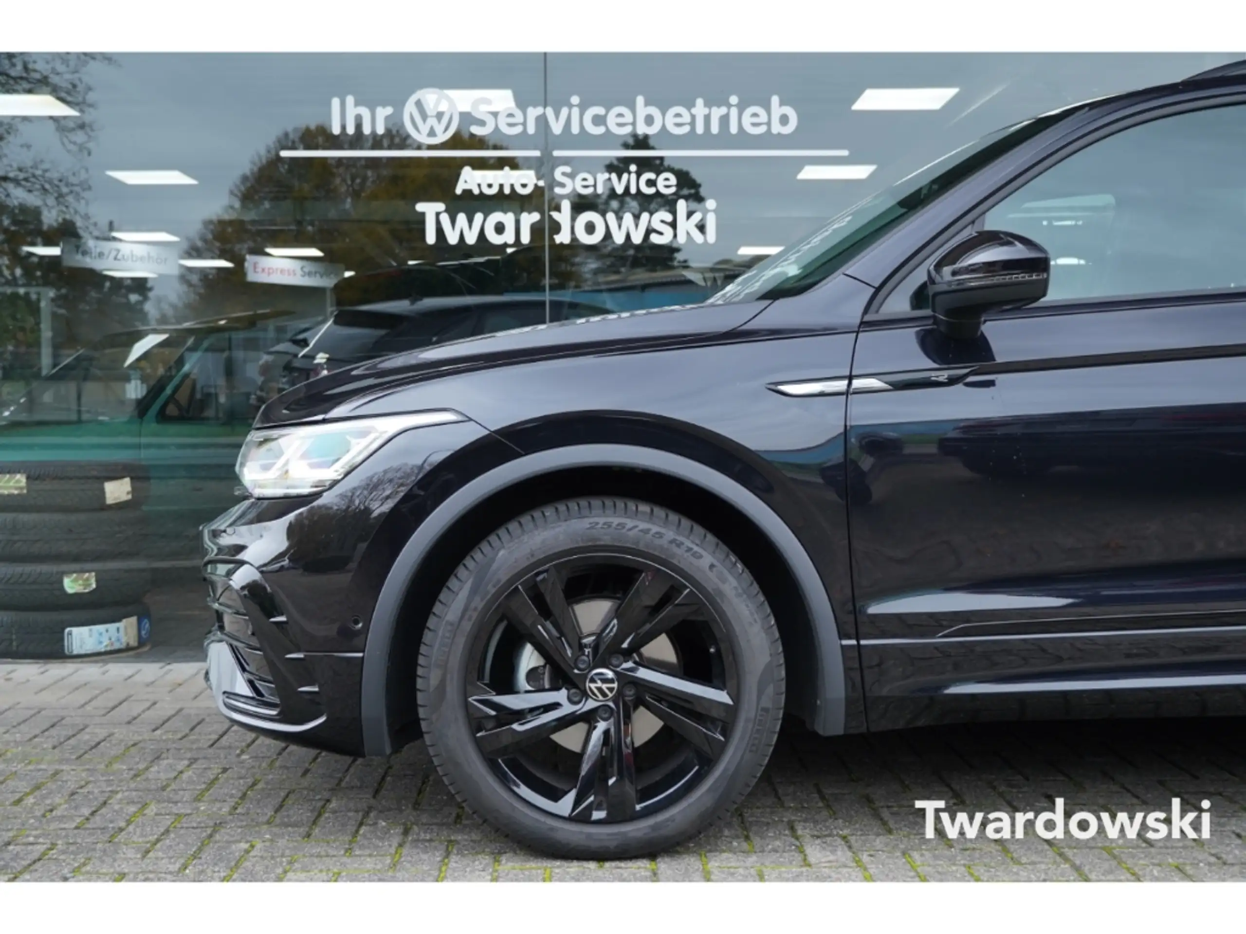 Volkswagen - Tiguan