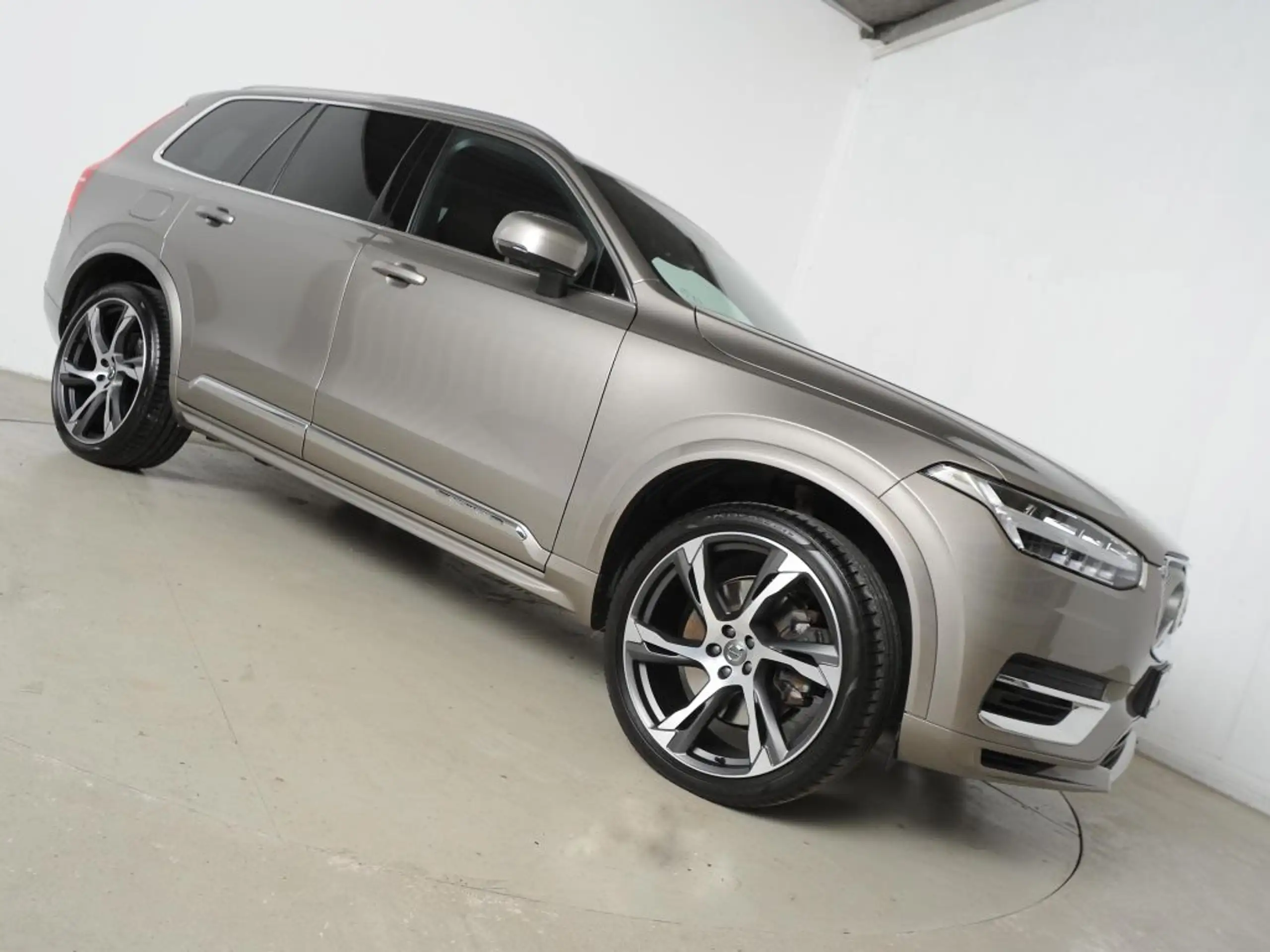 Volvo - XC90