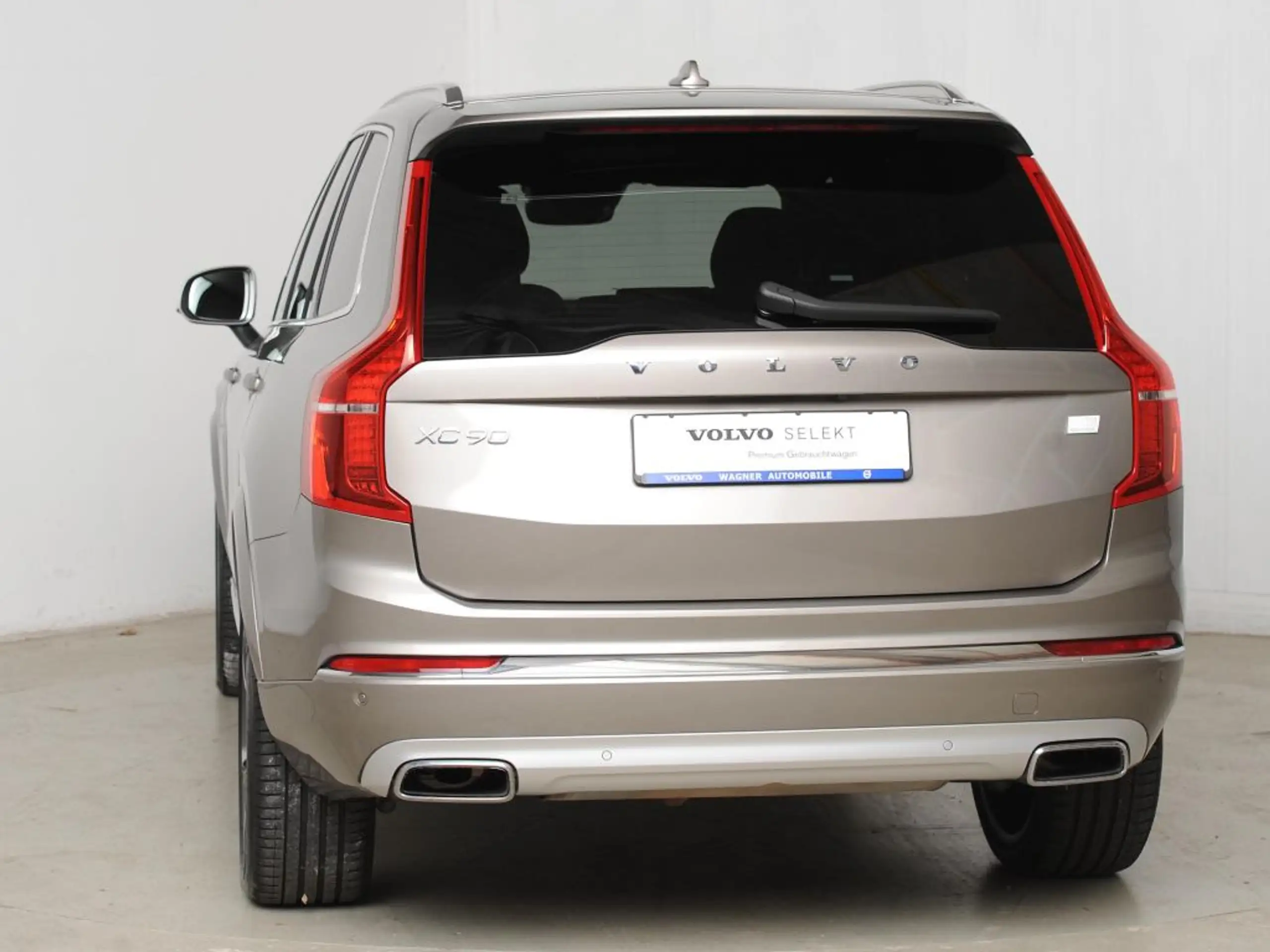 Volvo - XC90