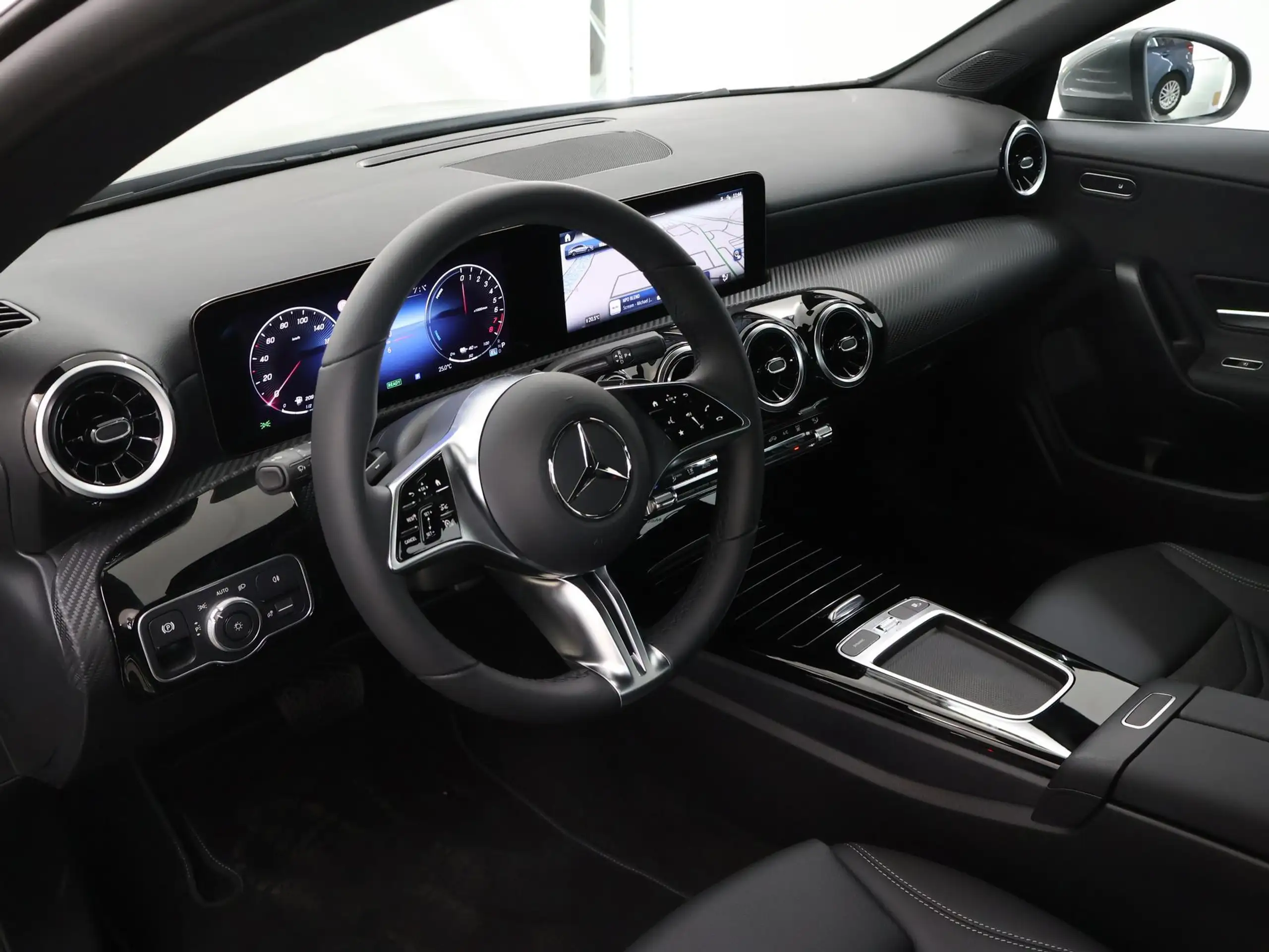 Mercedes-Benz - CLA 250