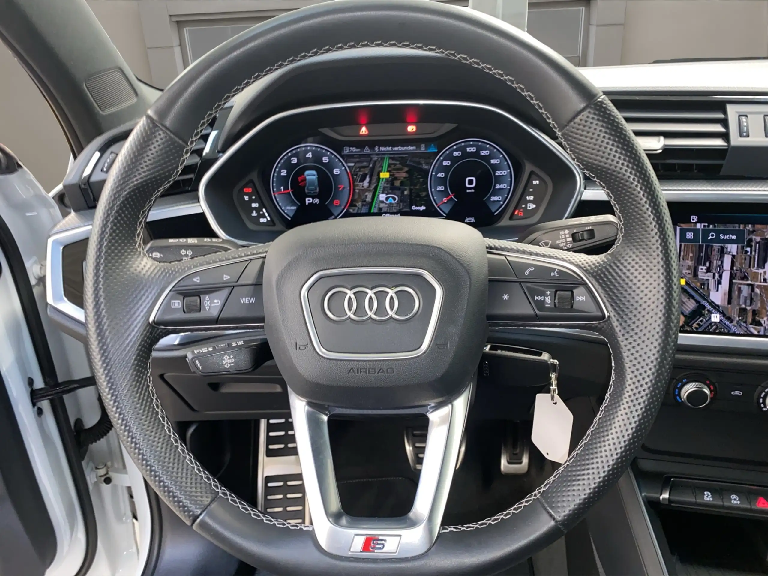 Audi - Q3