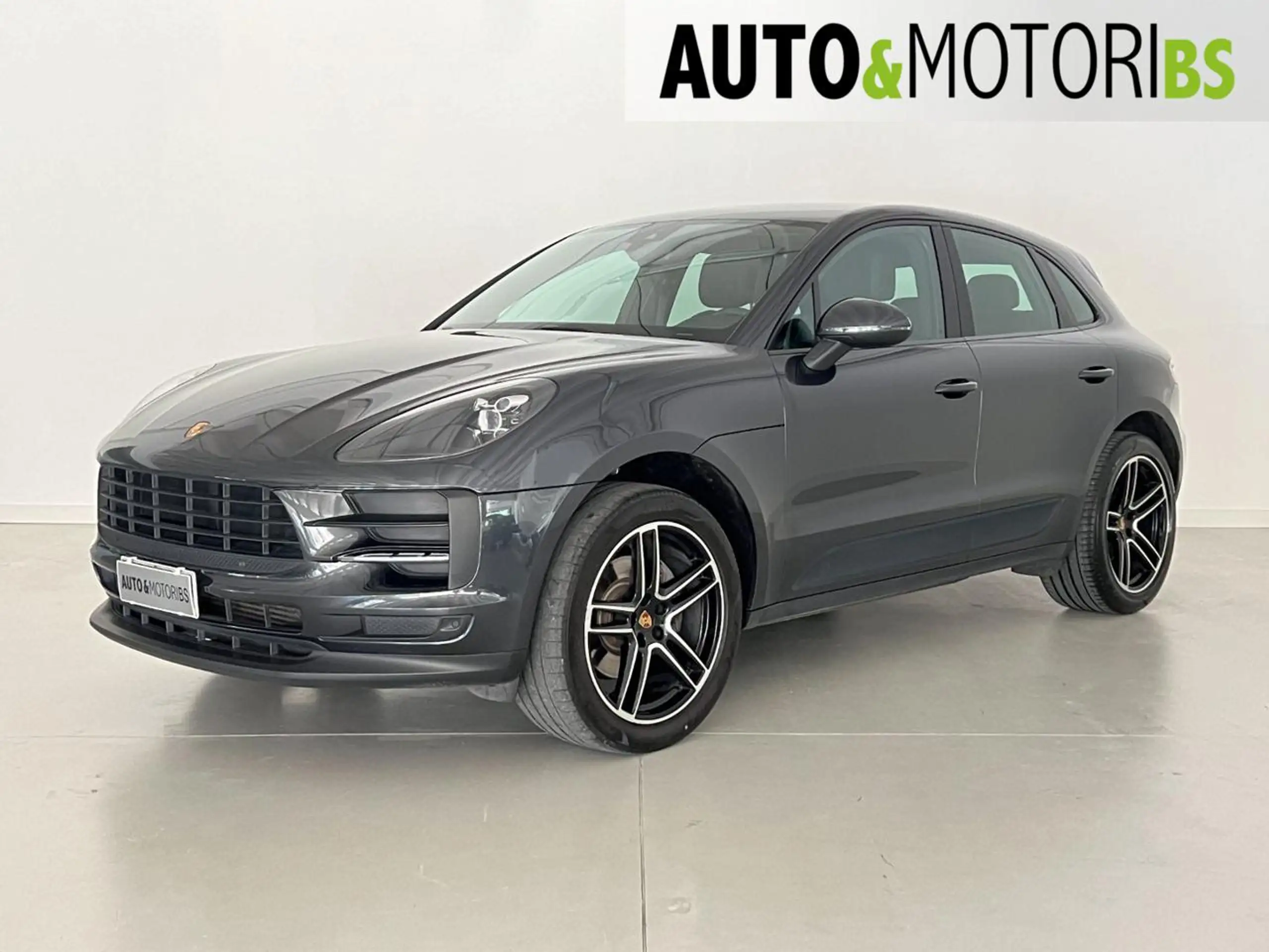 Porsche - Macan