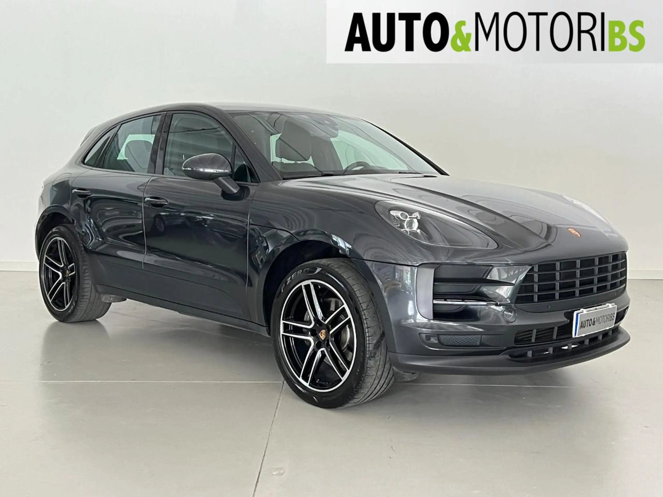 Porsche - Macan