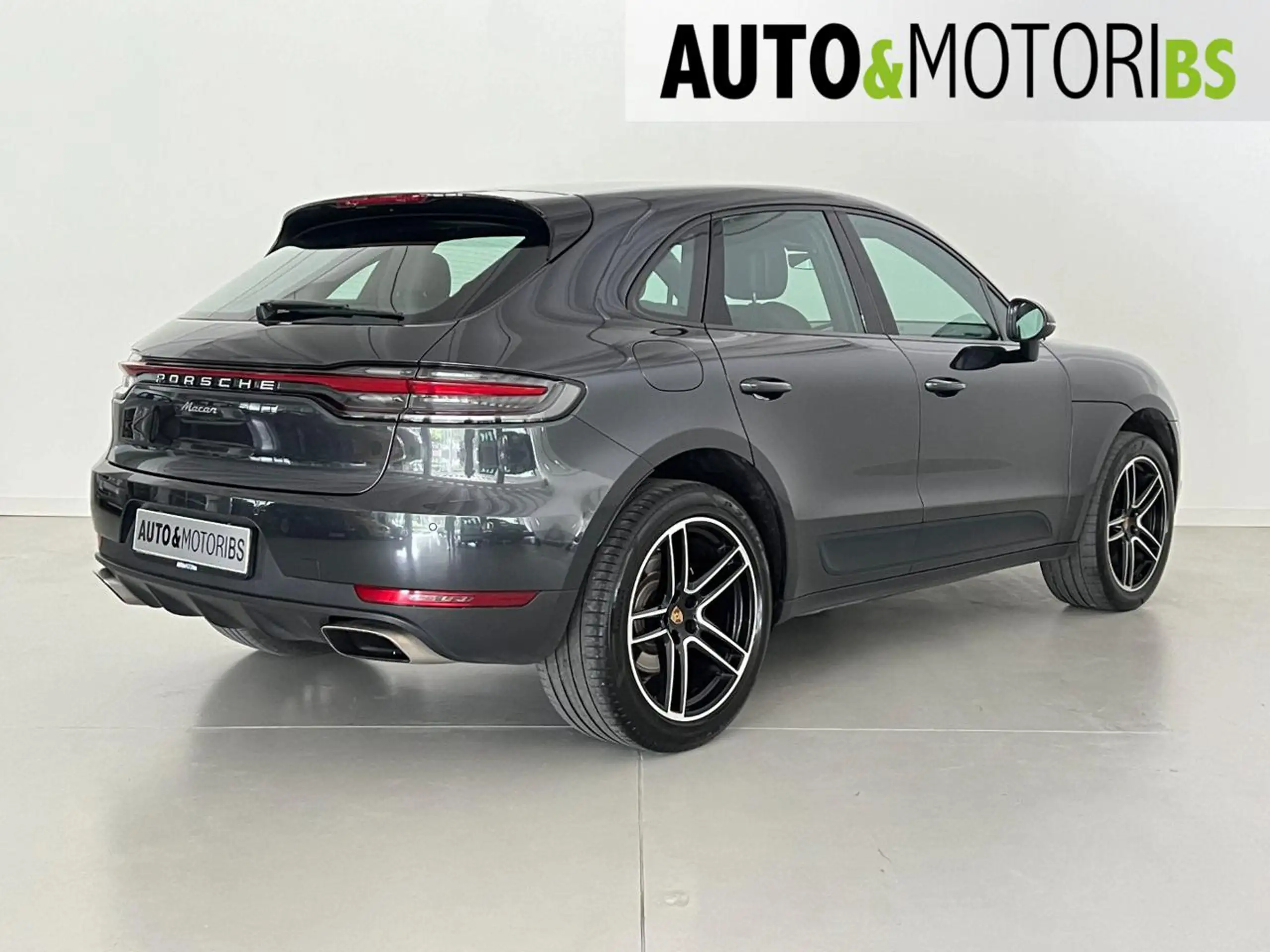 Porsche - Macan