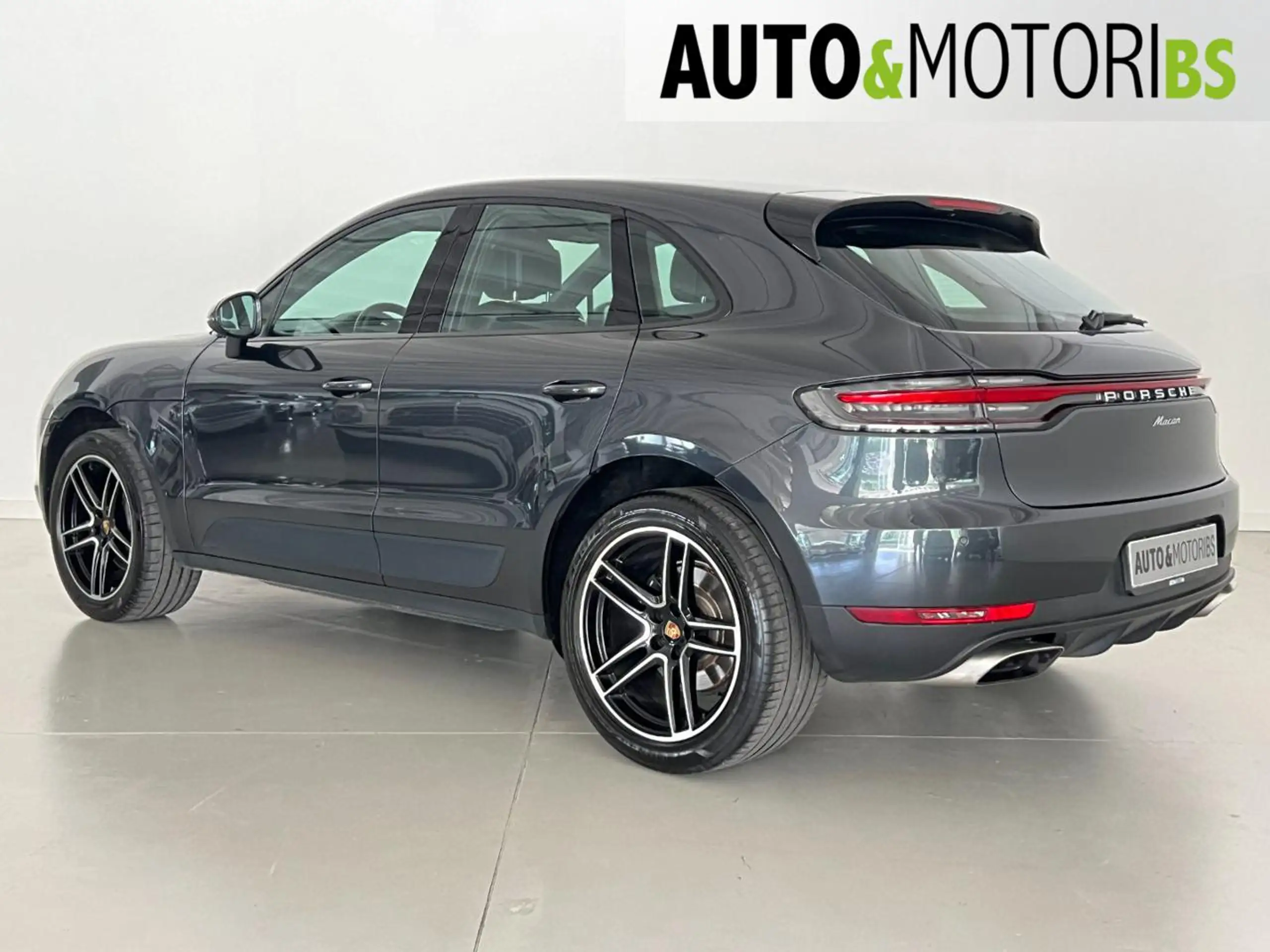 Porsche - Macan