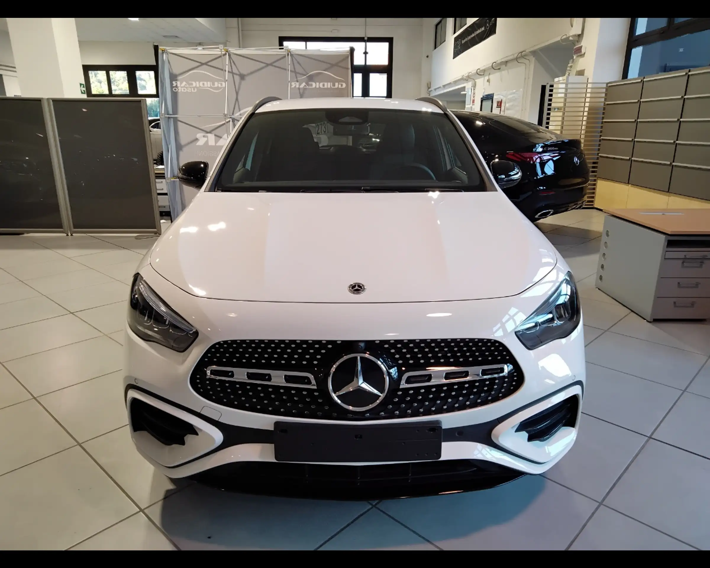 Mercedes-Benz - GLA 180