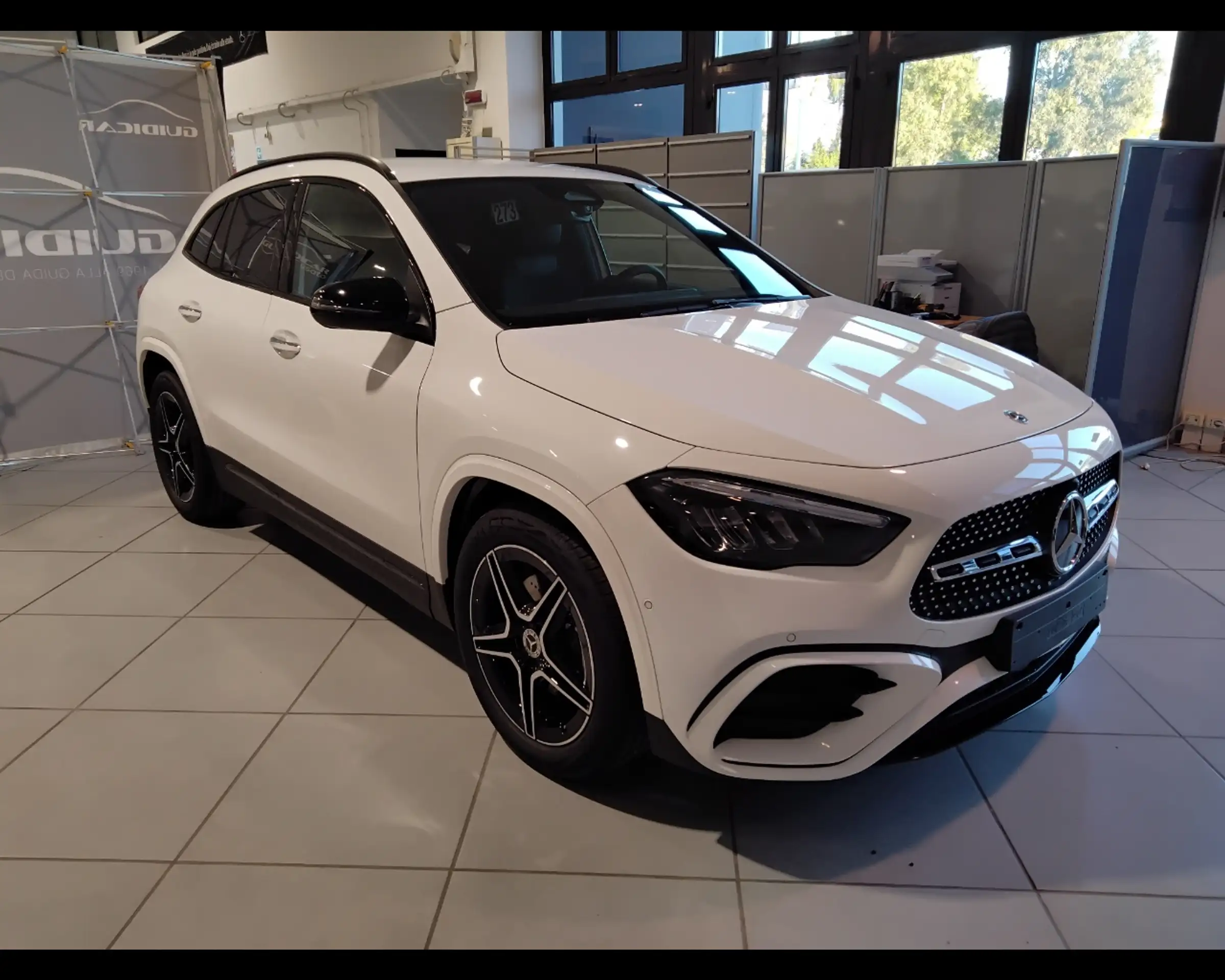 Mercedes-Benz - GLA 180